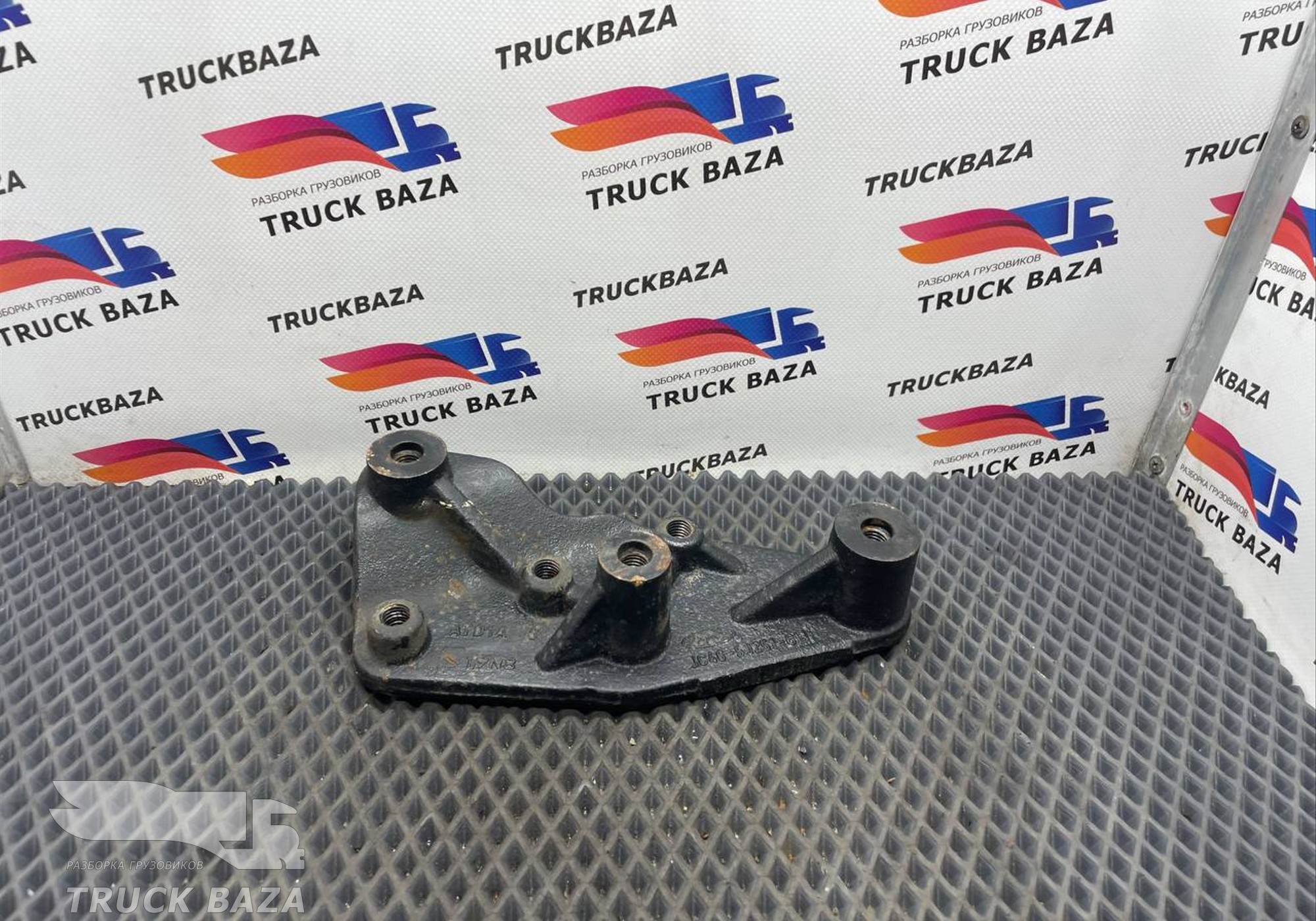 JC465J251GB Кронштейн бака AdBlue для Ford F-MAX (с 2018)