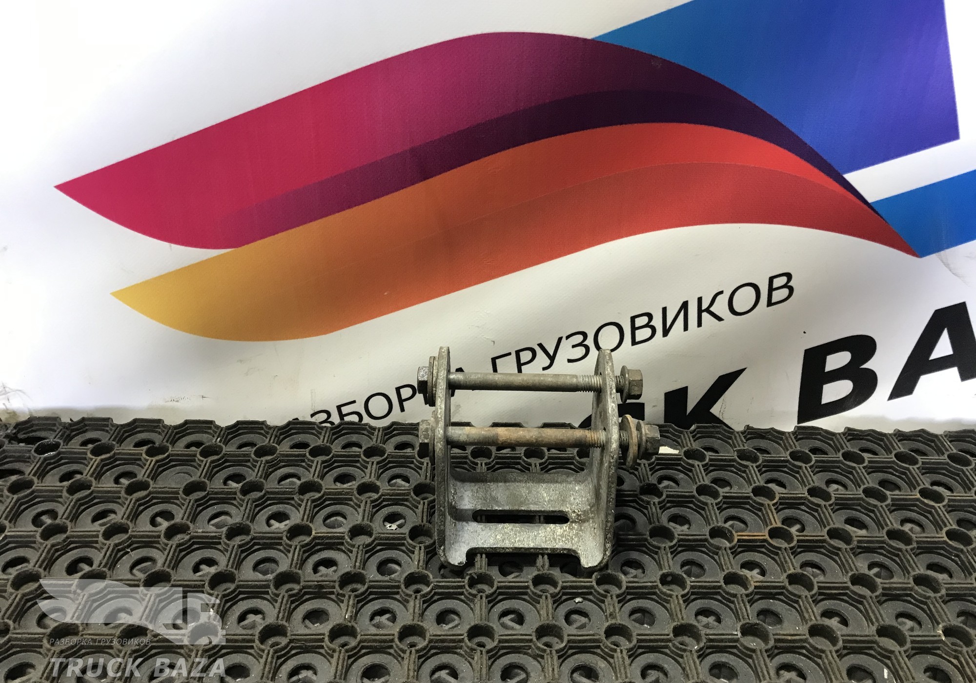 1614604 Кронштейн КПП для Volvo F F12 (с 1977 по 1994)