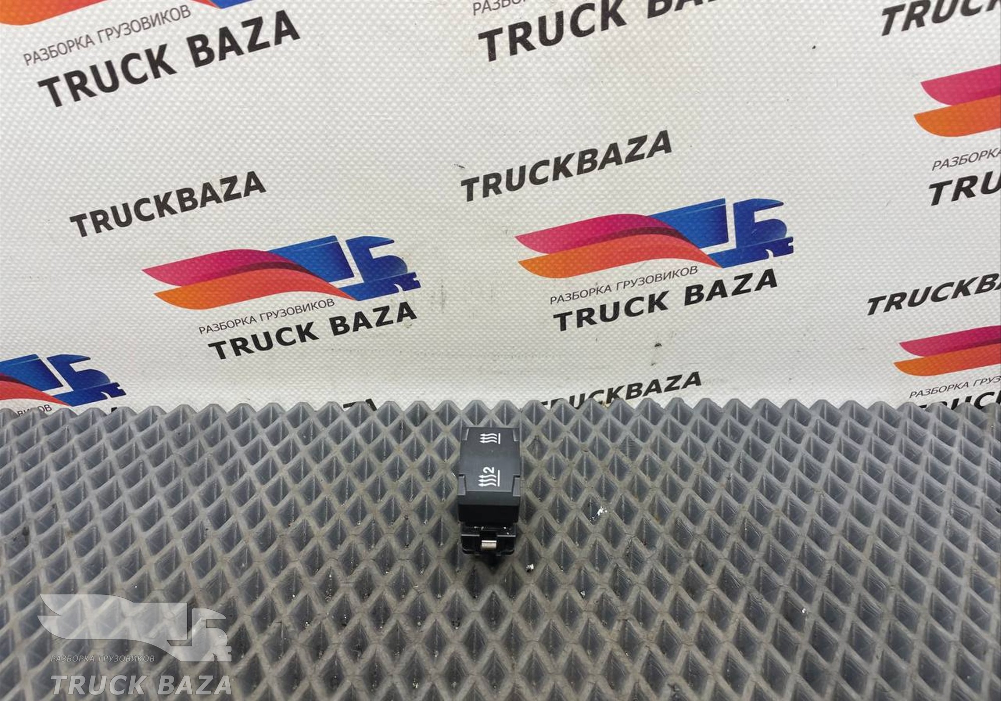 JC4618K521 Кнопка включения вспомогательного нагревателя для Ford F-MAX (с 2018)