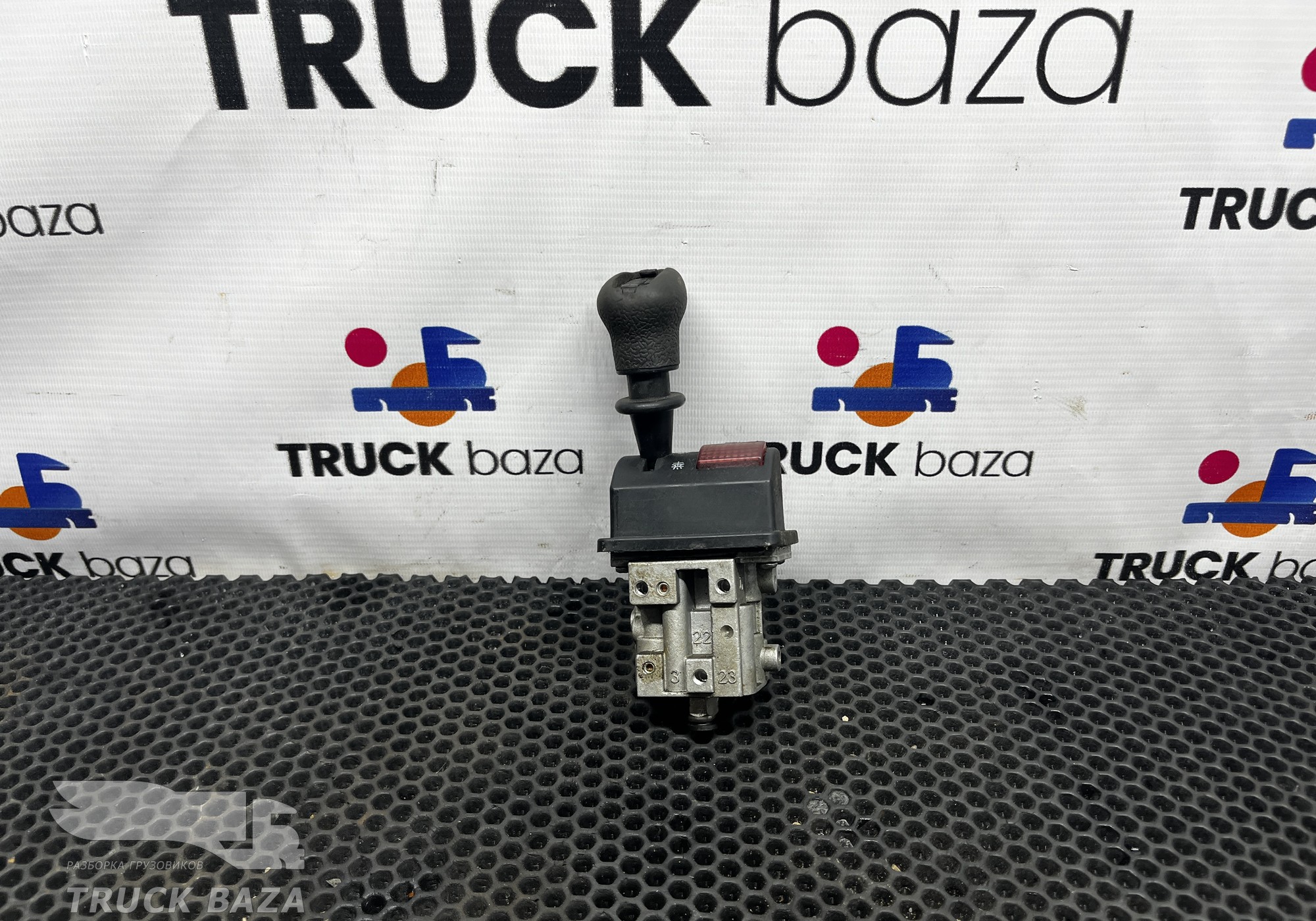 K03F20191120JY Кран подъема кузова для Shacman F3000 (с 2009)