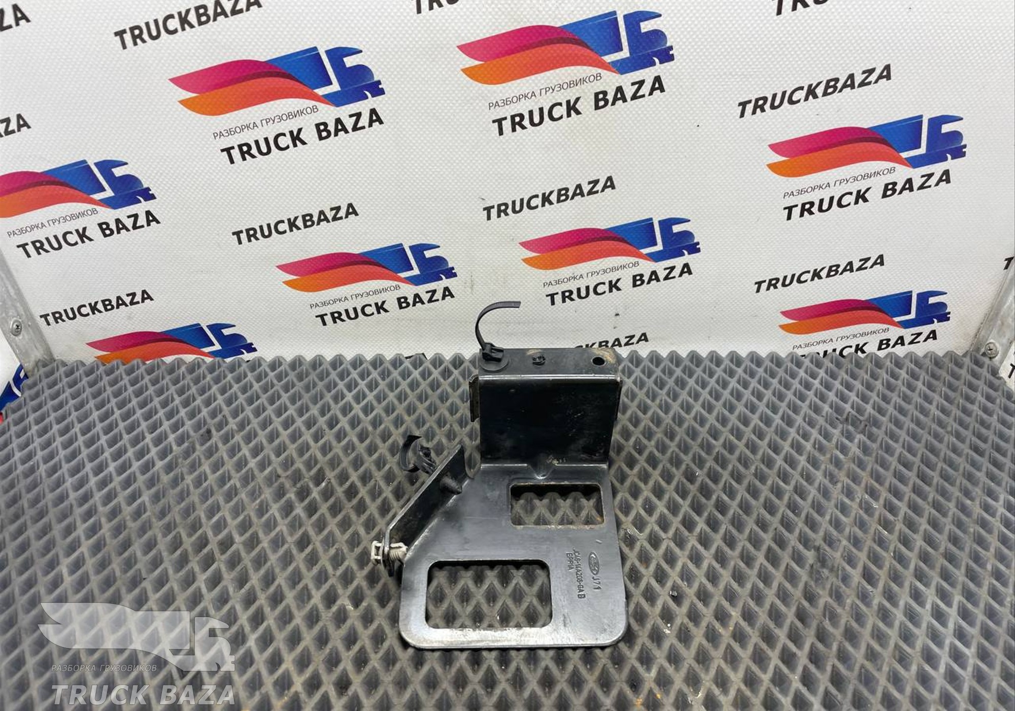 JC4614A206GA Кронштейн проводки для Ford F-MAX (с 2018)