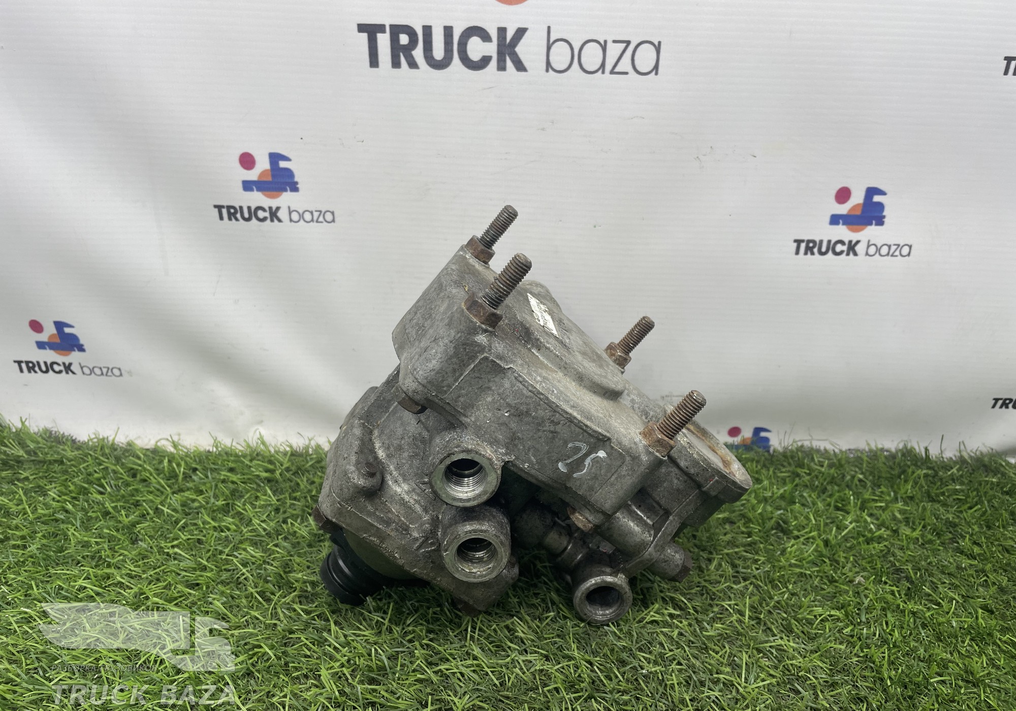 9730025357 Кран управления тормозами прицепа