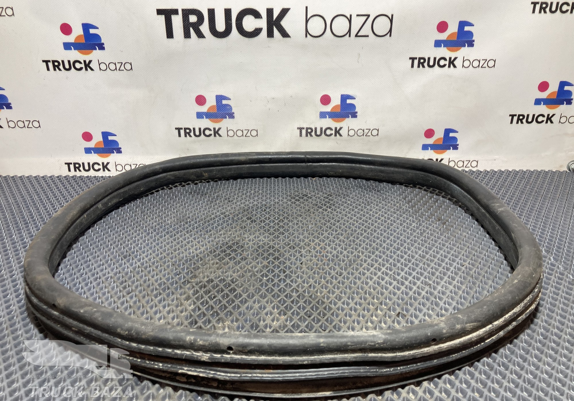 1796594 Уплотнитель инструментального ящика