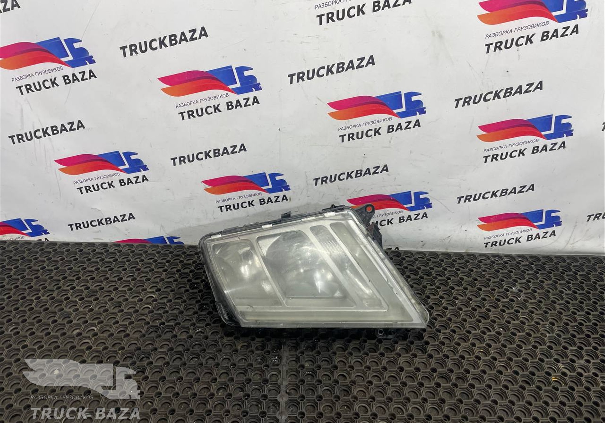 21221130 Фара левая для Volvo FH 4 (с 2012)