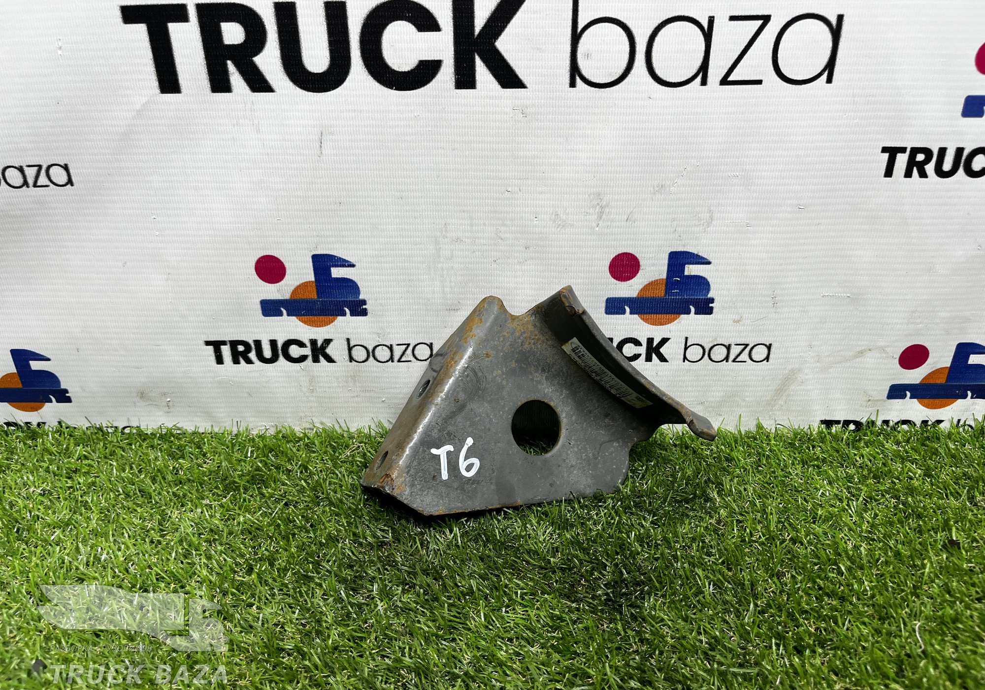 WG9918360834 Кронштейн ресивера левый для Sinotruk Sitrak C7H