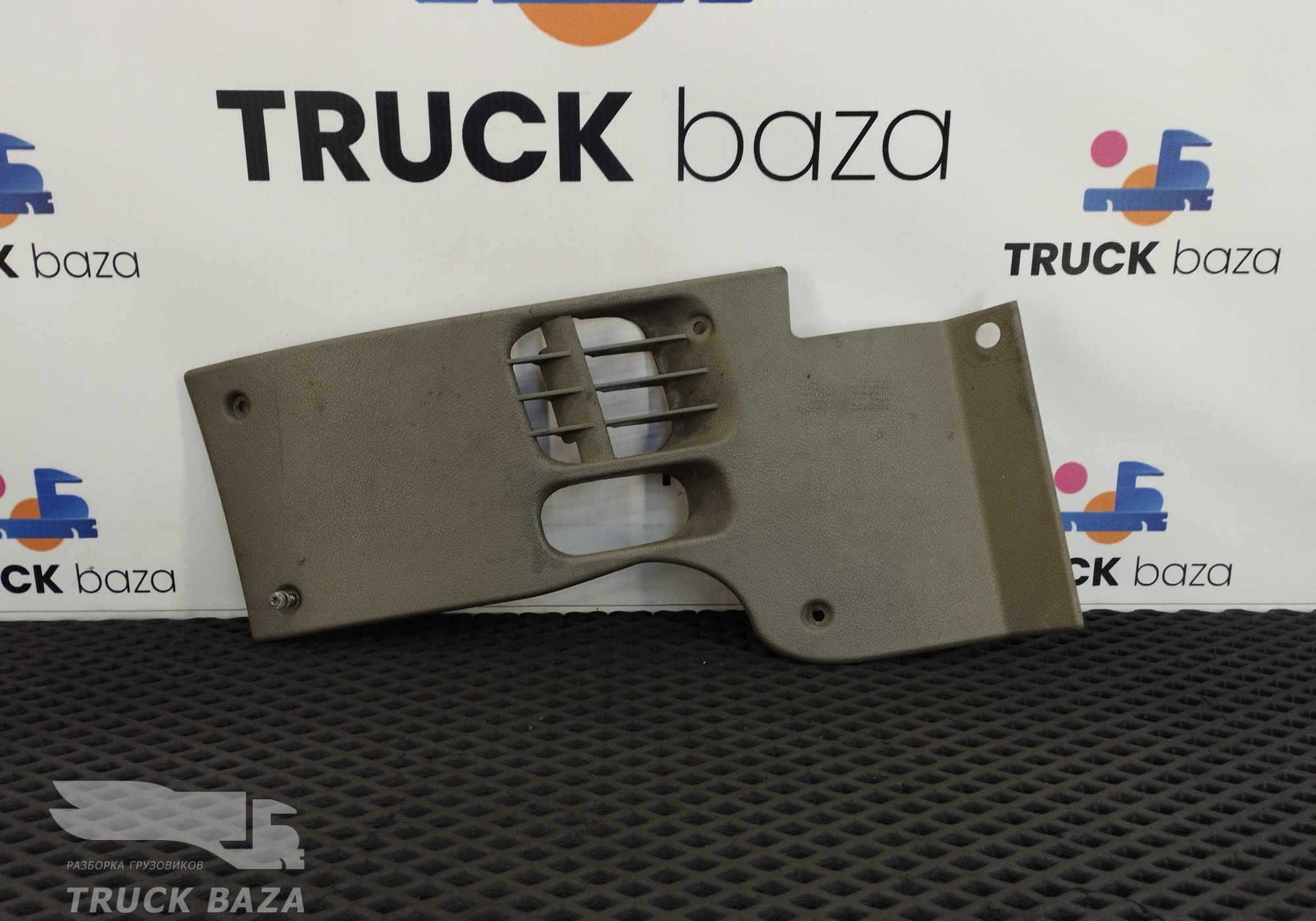 1652247 Накладка торпедо правая для Daf 95XF