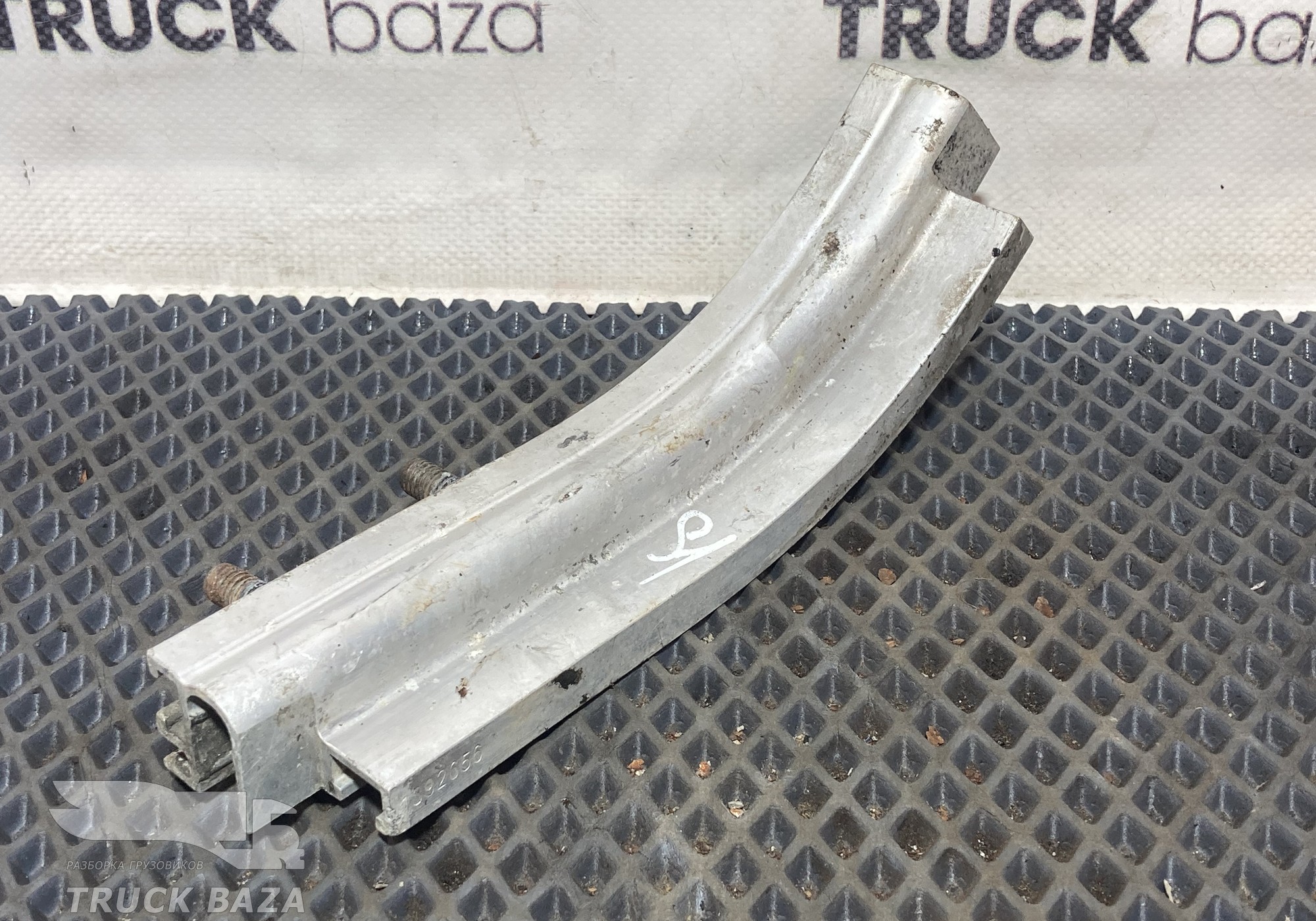 1892656 Кронштейн масляного щупа