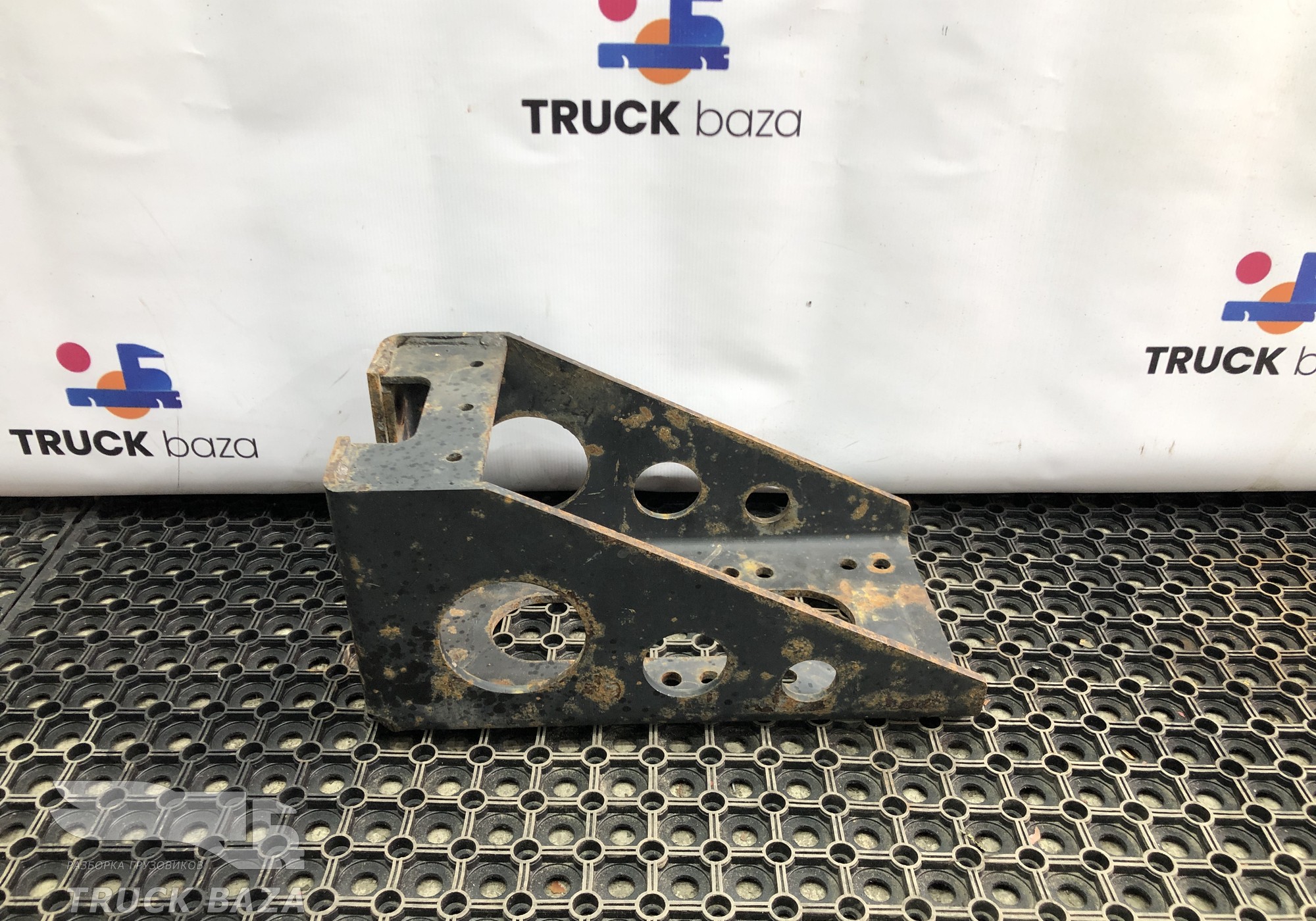 54903105050 Кронштейн запасного колеса для КАМАЗ 5490 (с 2013)