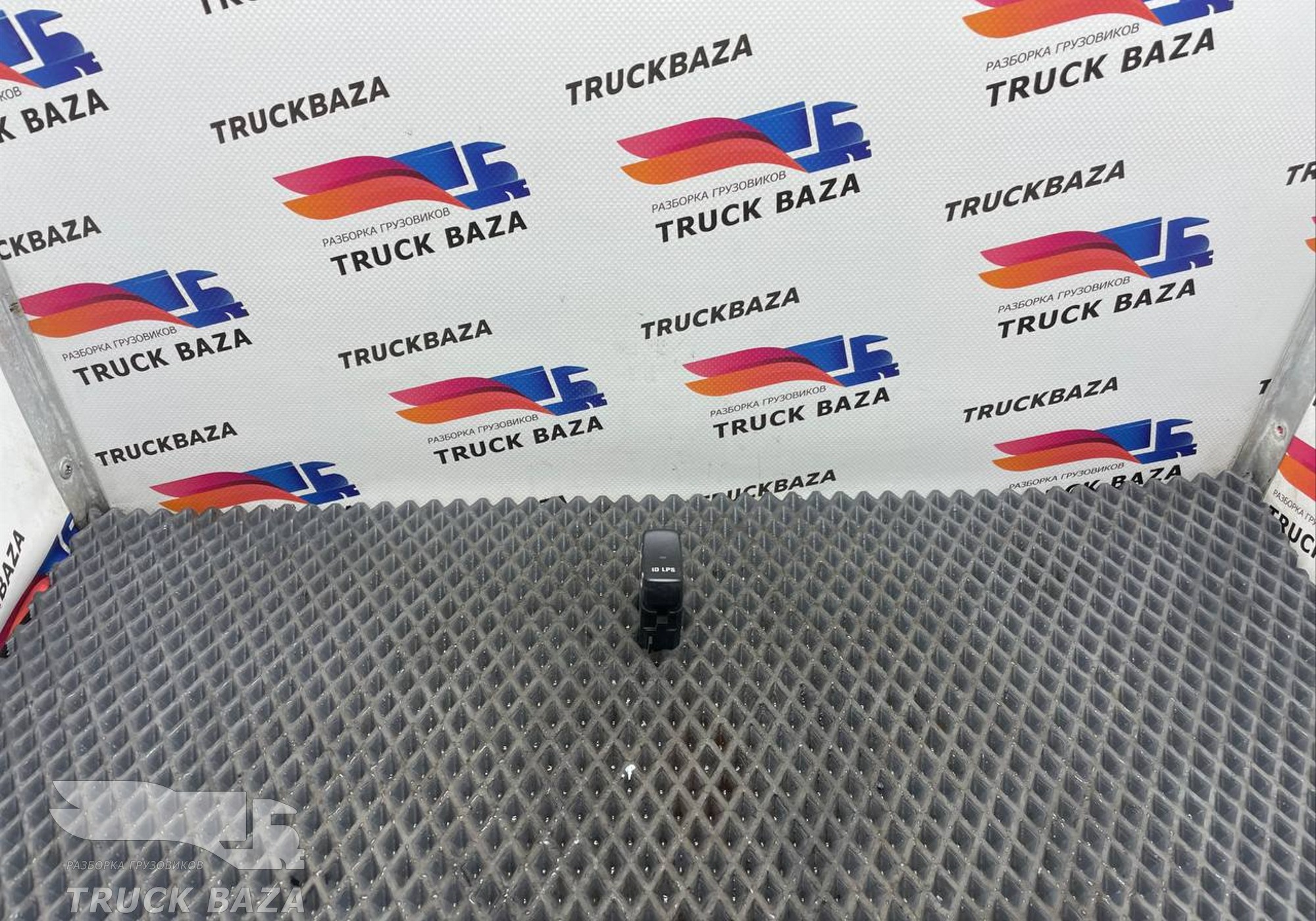 1519362 Кнопка спец сигнала для Scania 5-series R (с 2004 по 2016)