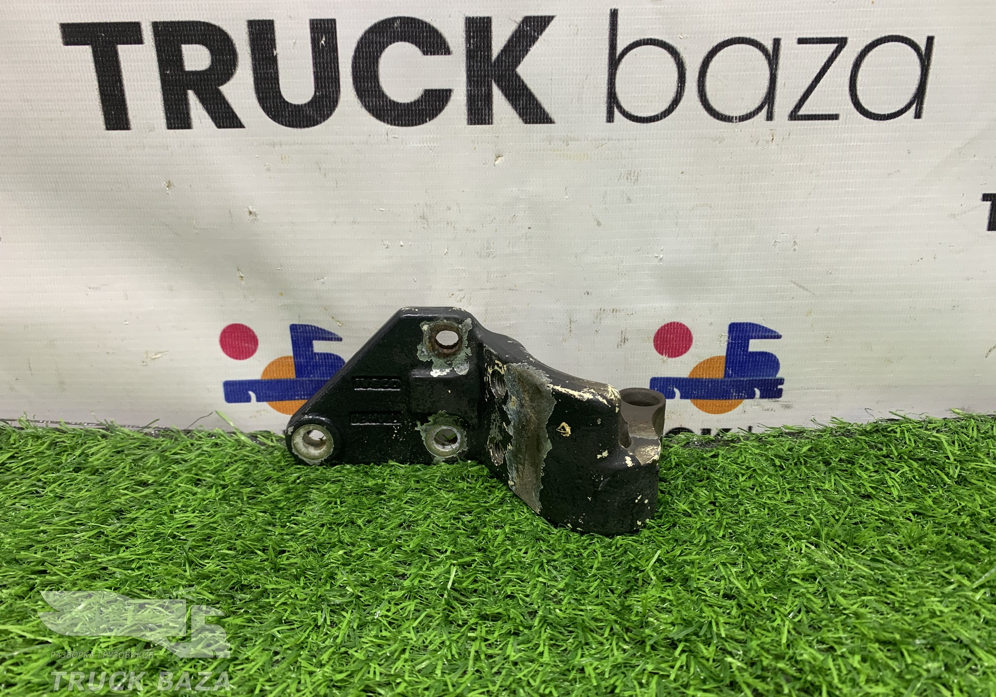 99442508 Петля двери левой для Iveco Eurotrakker I (с 1993 по 2004)