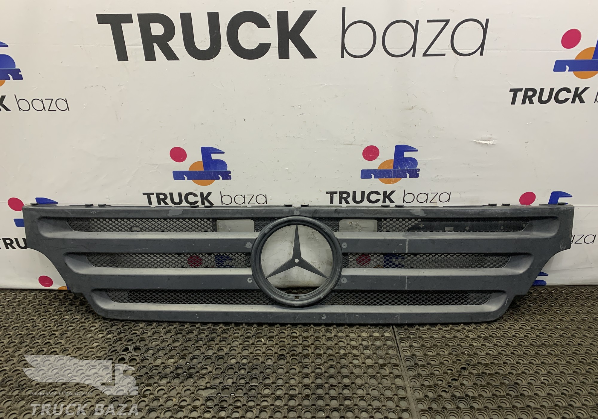 A9437510018 Решетка радиатора