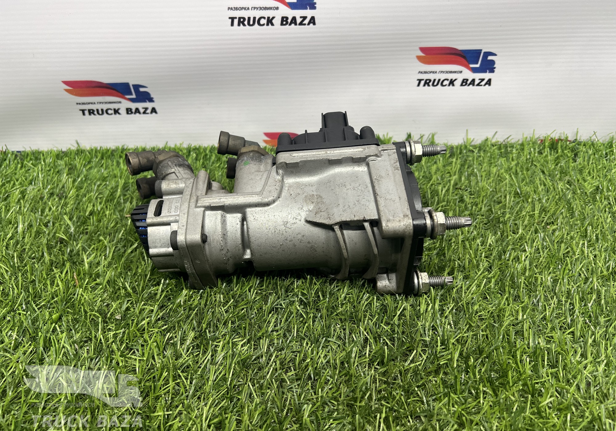 4800030590 Кран тормозной главный