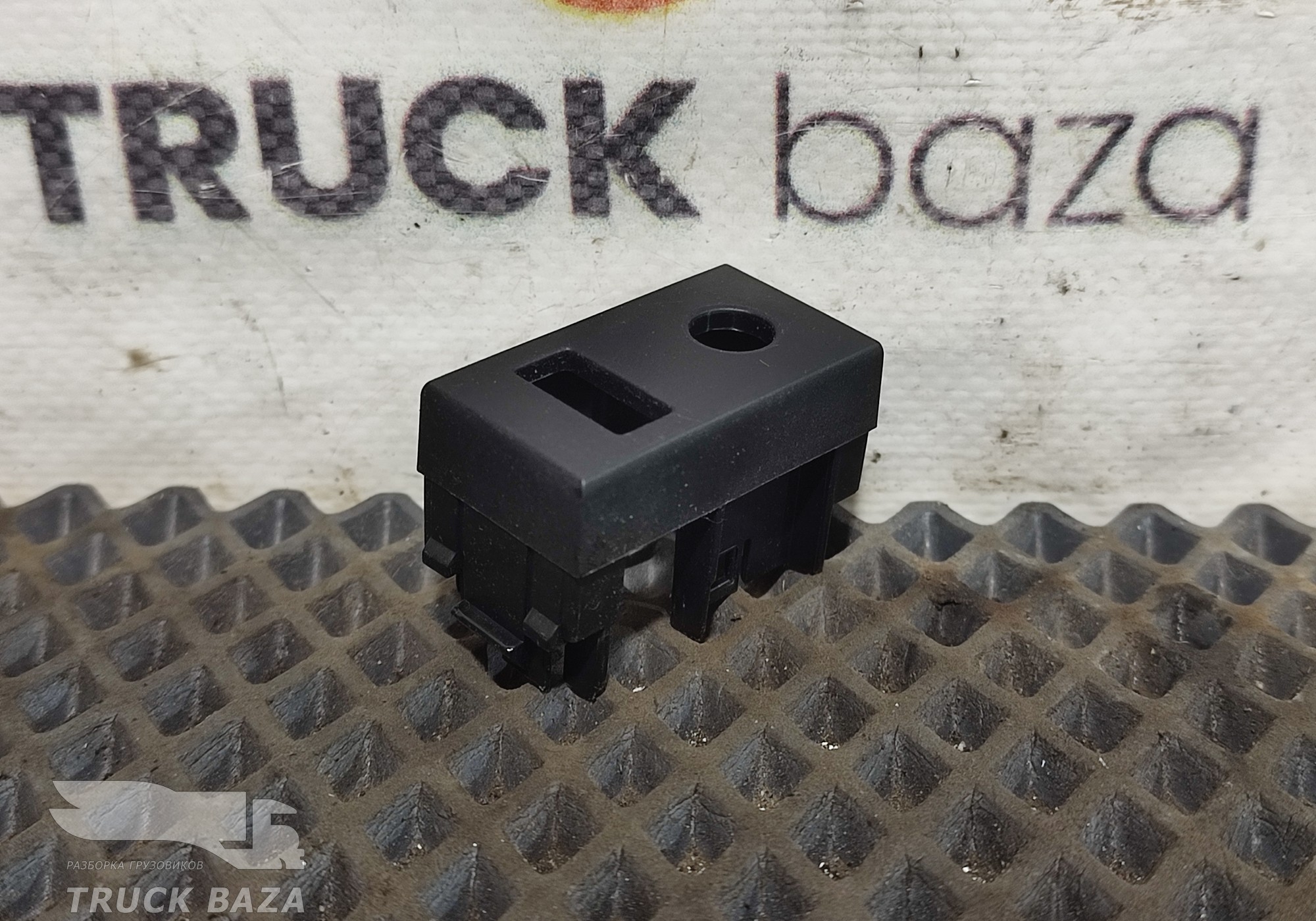 82387486 Заглушка кнопки для Renault T (с 2013)