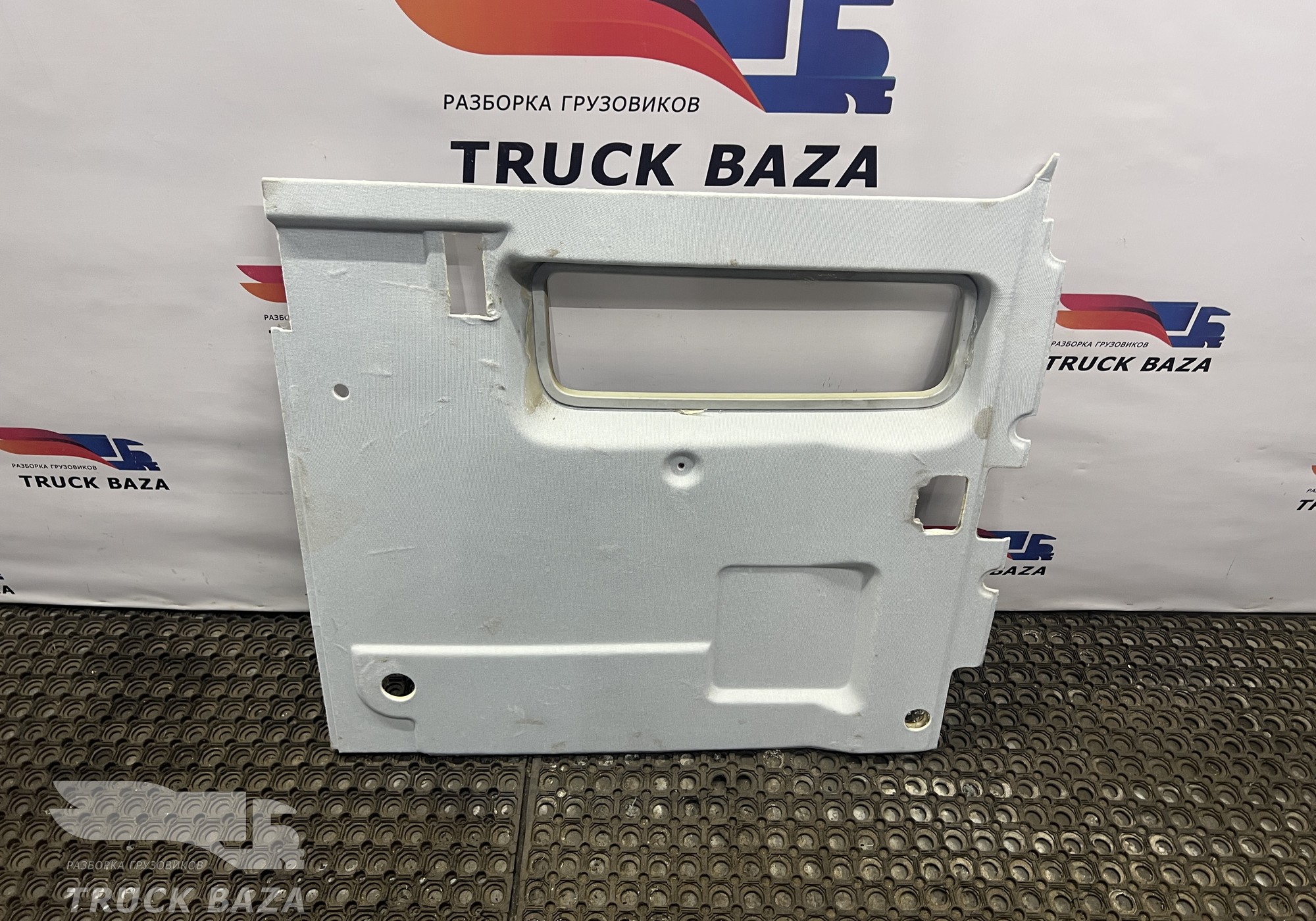 YZ16D261000005 Обшивка боковой стенки кабины правая для Sinotruk Sitrak C7H