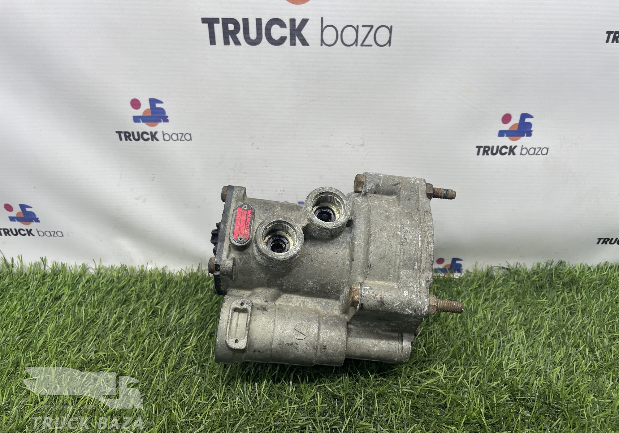 9730090017 Кран управления тормозами прицепа