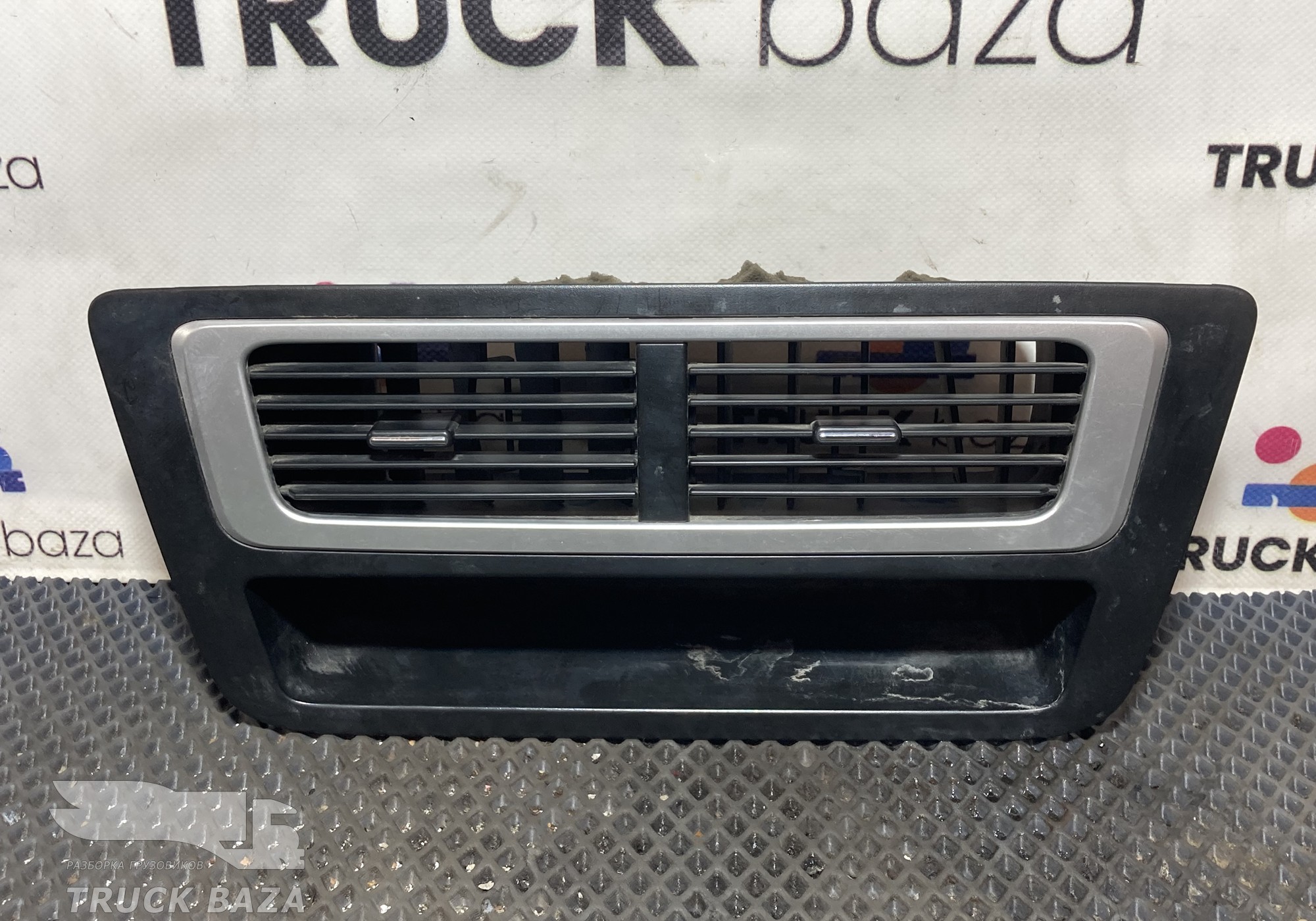 812W619506061 Дефлектор торпедо центральный для Sinotruk Sitrak C7H