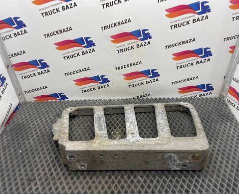 81615110026 Кронштейн подножки правый для Man TGX TG3 (с 2020)