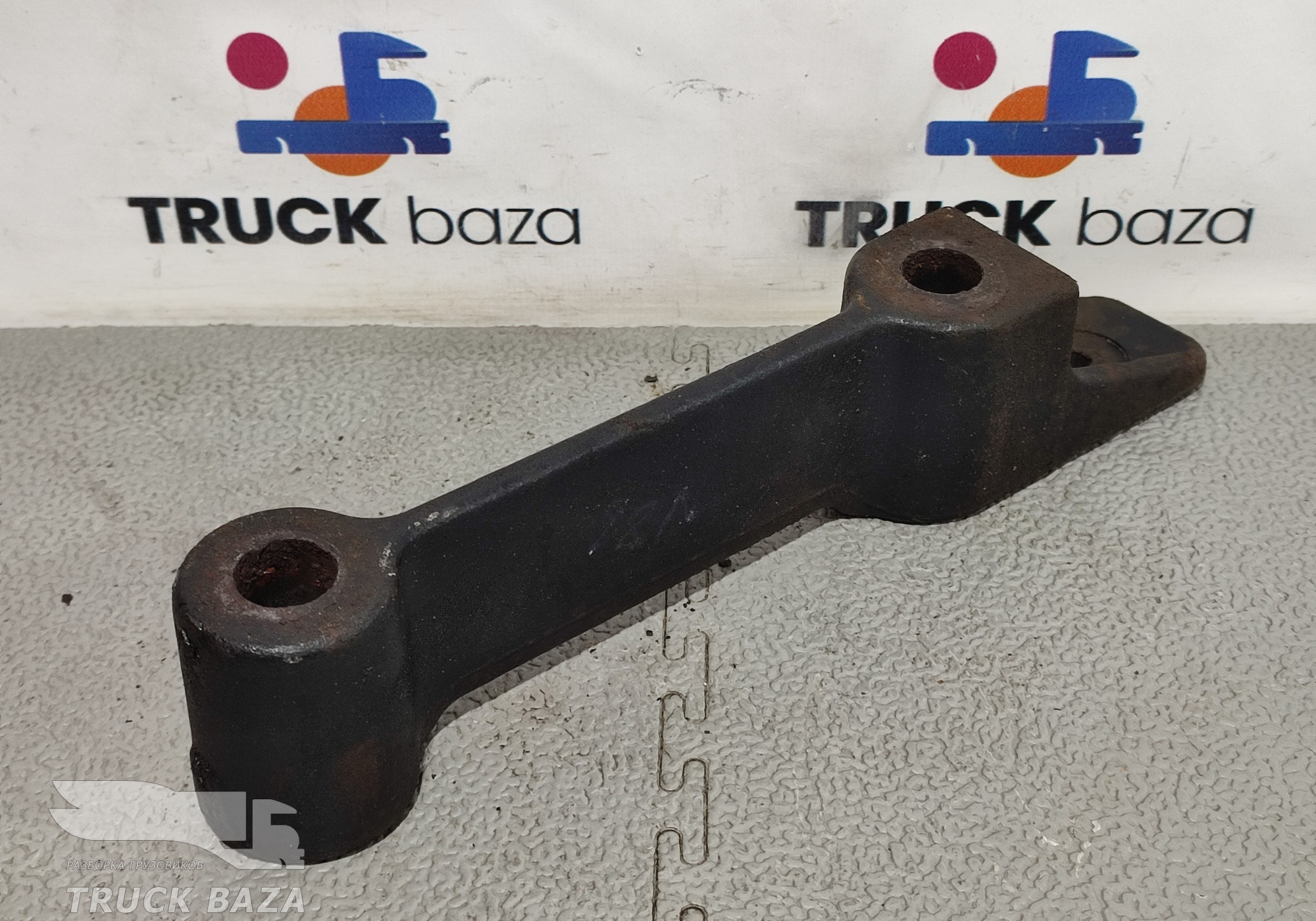 81418200198 Проставка ящика АКБ для Man TGX TG3 (с 2020)