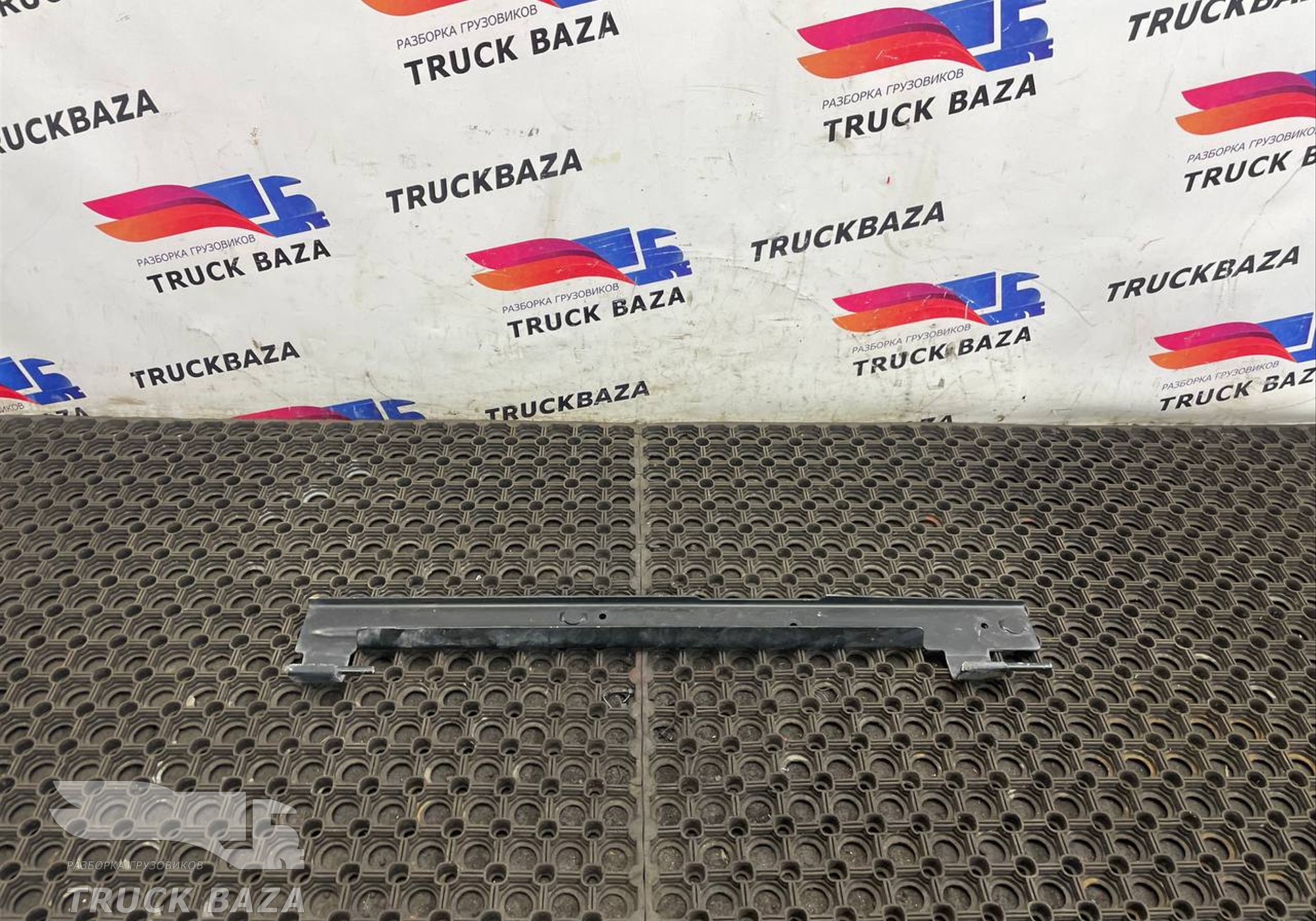 1886676 Кронштейн крепления спойлера для Daf XF106 (с 2012)