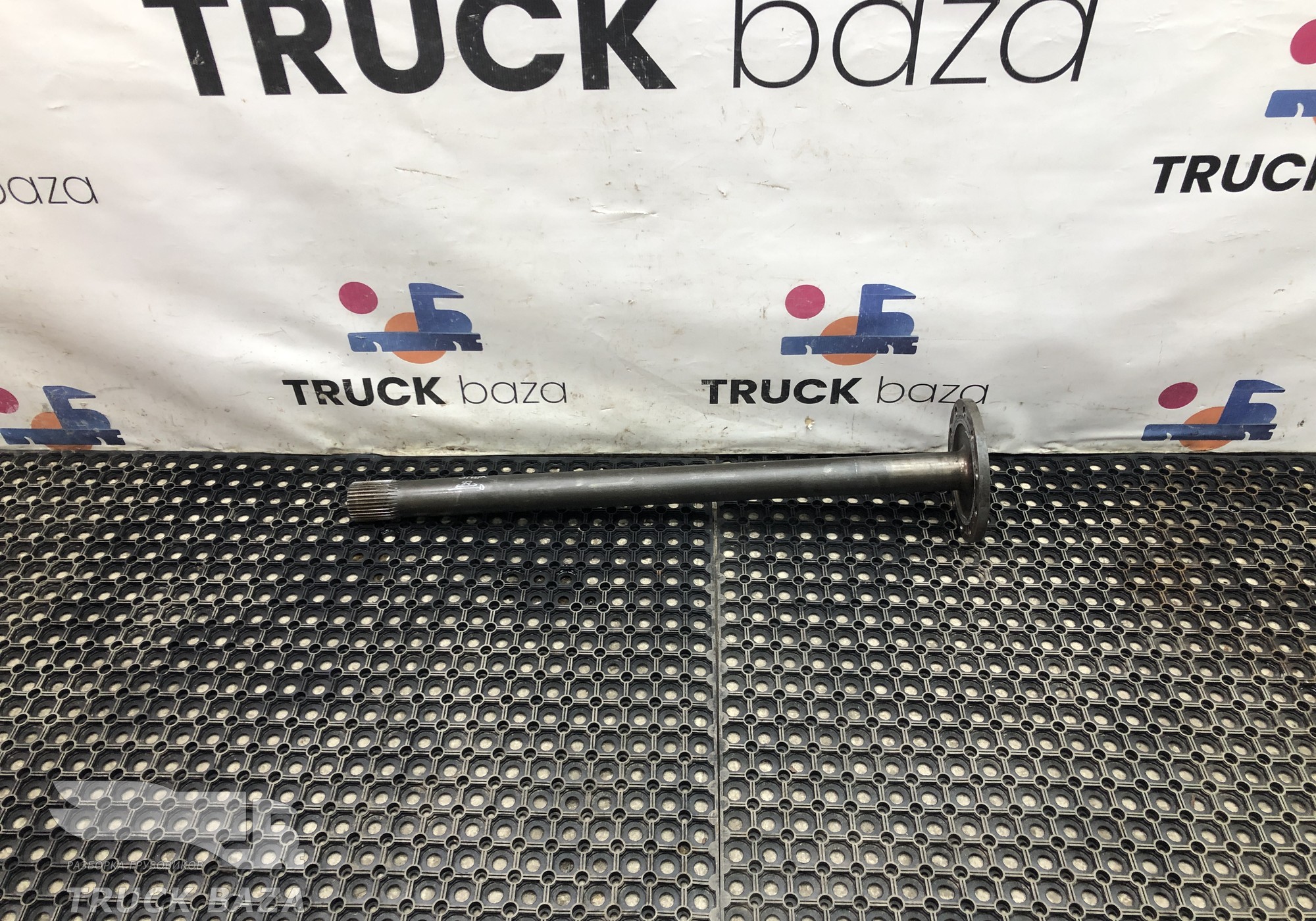 811W355020146 Полуось без блокировки