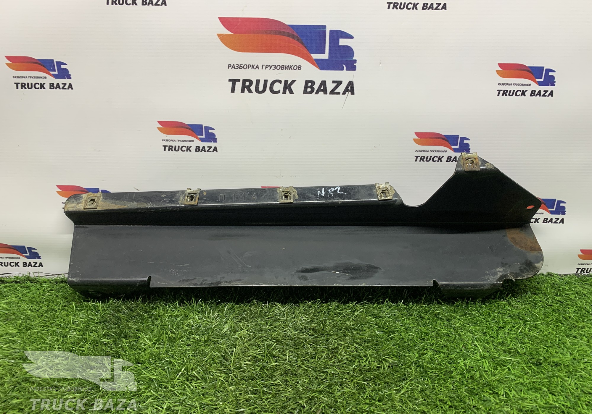 81153010114 Кронштейн трапа правый для Man TGS II (с 2012)