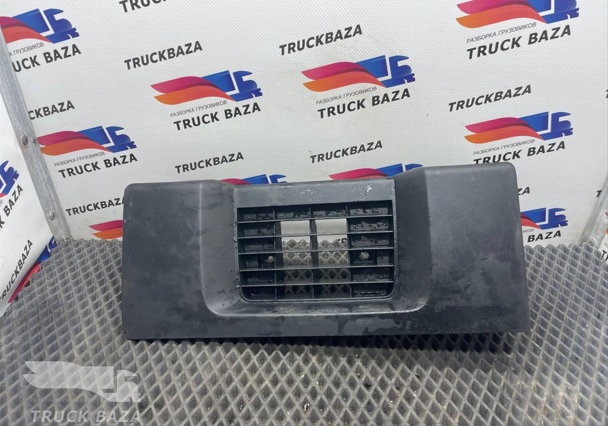 1848345 Накладка декоративная правая для Daf XF106 (с 2012)