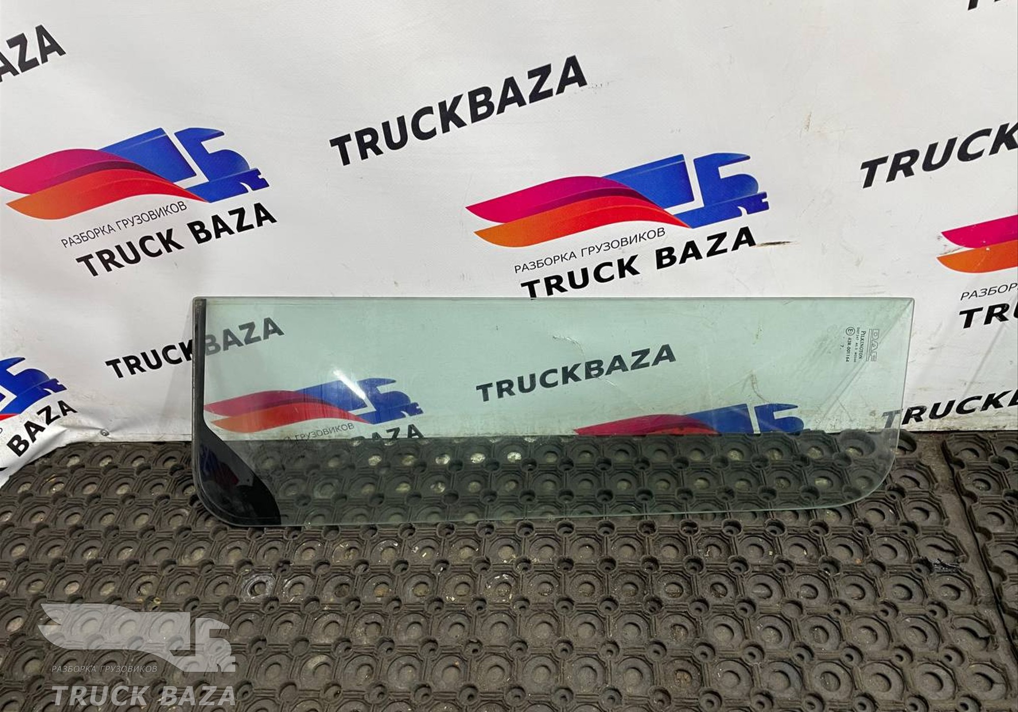 1676966 Форточка двери правой для Daf