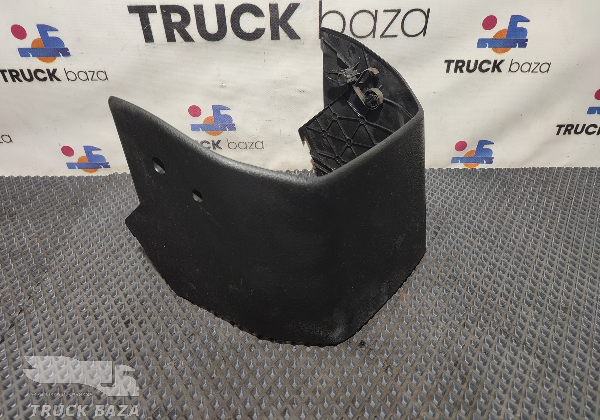 9604600395 Кожух рулевой колонки для Mercedes-Benz Actros New Actros MP4 (с 2011)