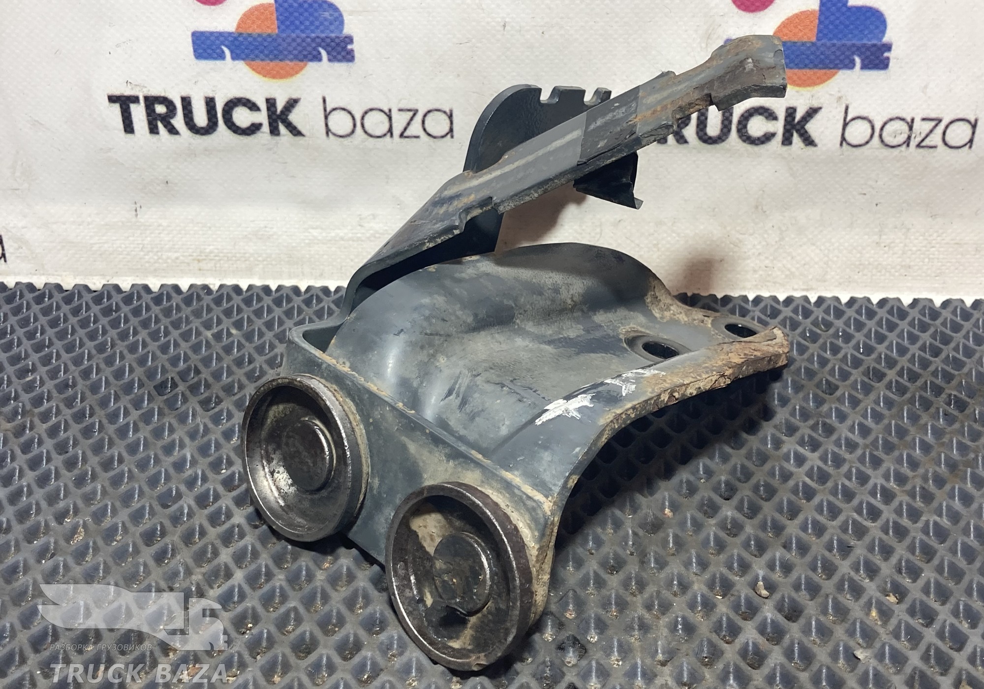 0221438 Кронштейн радиатора охлаждения для Daf XF105