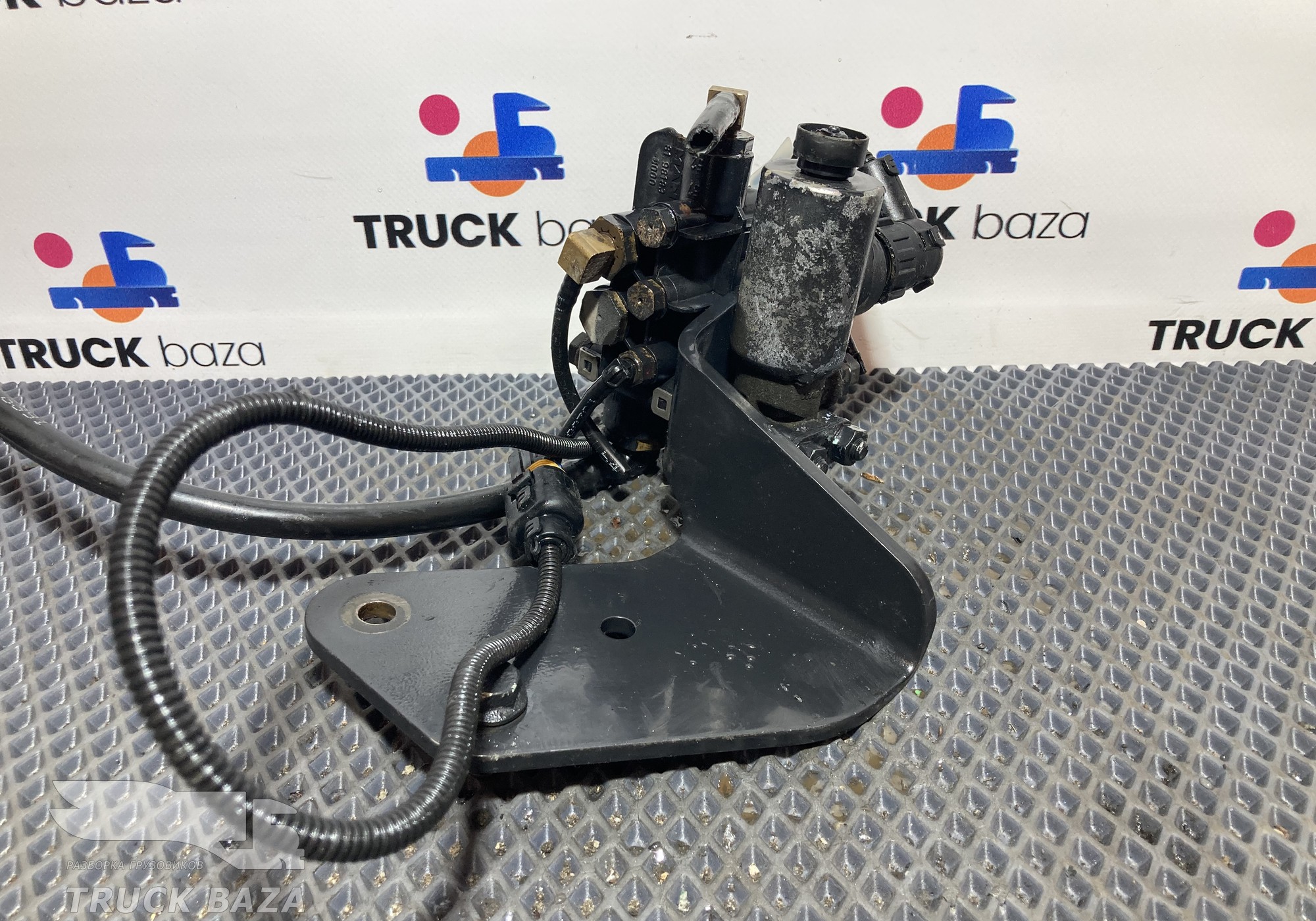 81981830000 Распределитель тормозных сил