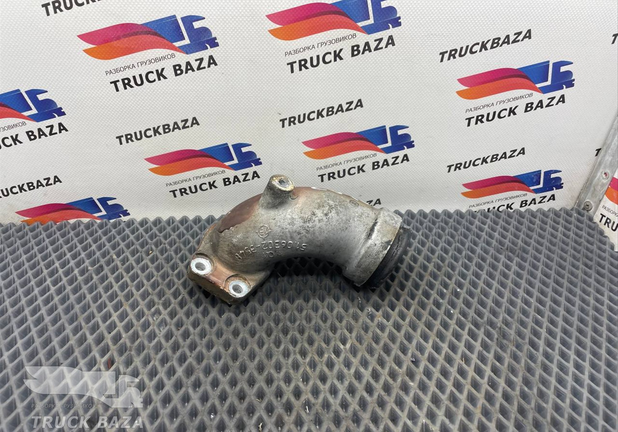 51063023548 Патрубок системы охлаждения для Man TGX II (с 2012)