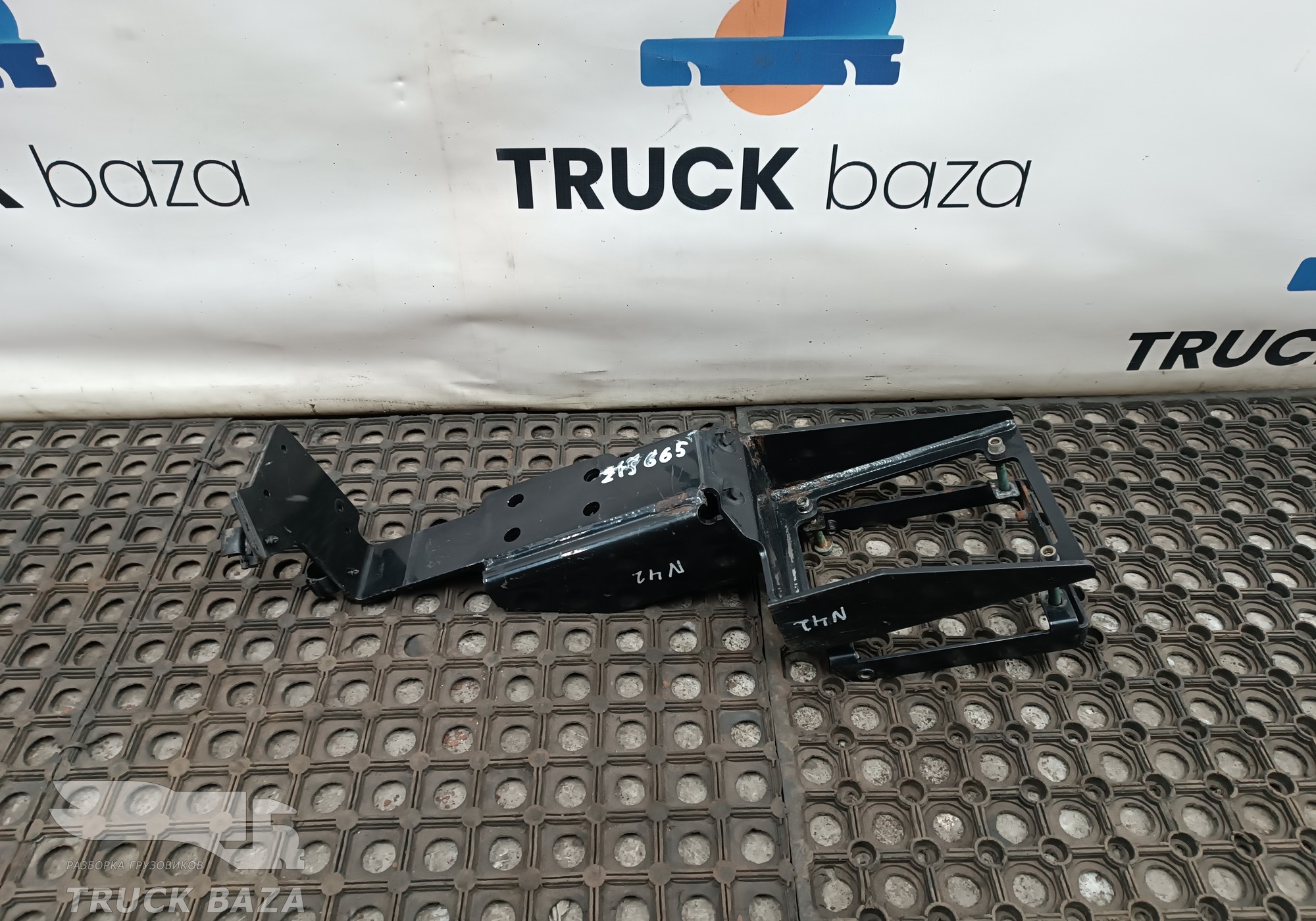 81155115119 Кронштейн насоса AdBlue для Man TGS II (с 2012)