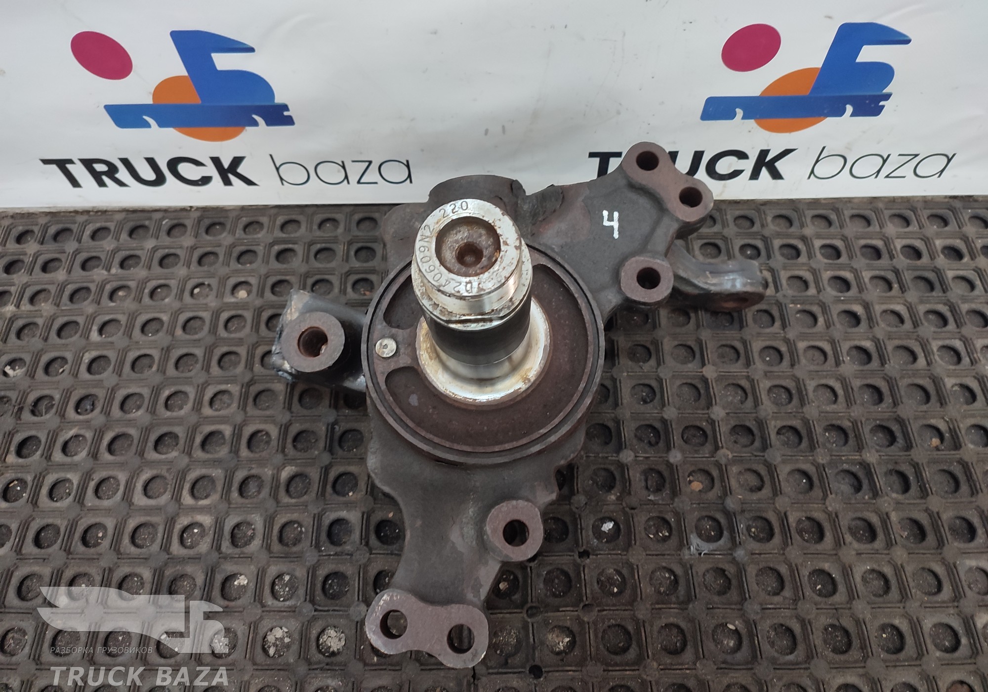 81442013226 Кулак поворотный правый