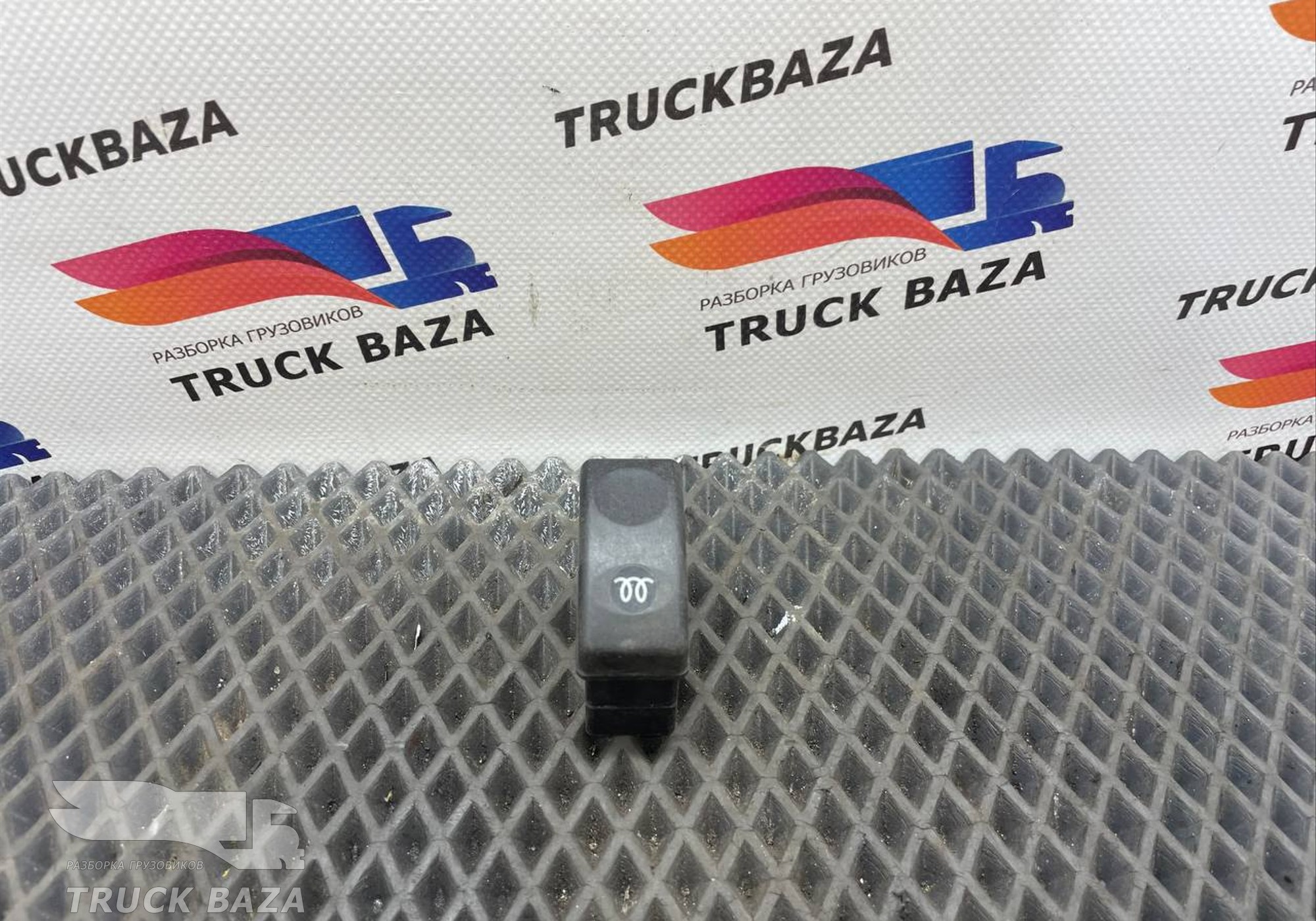 1305121 Кнопка подогрев свечи для Daf XF105 (с 2005)