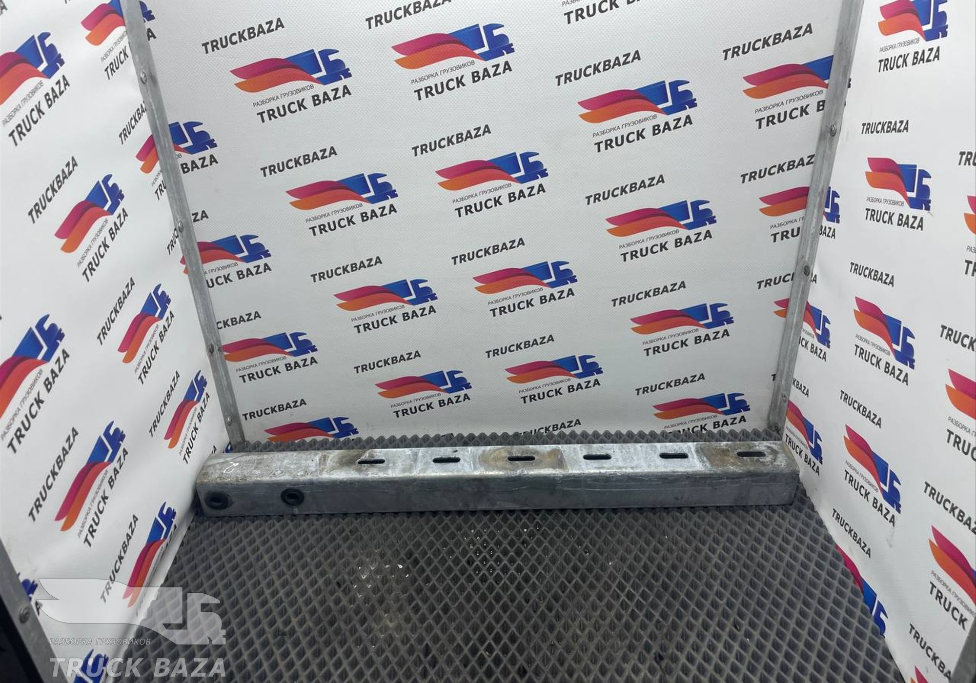 5000633 Кронштейн боковой защиты для Полуприцепы Разные Полуприцепы