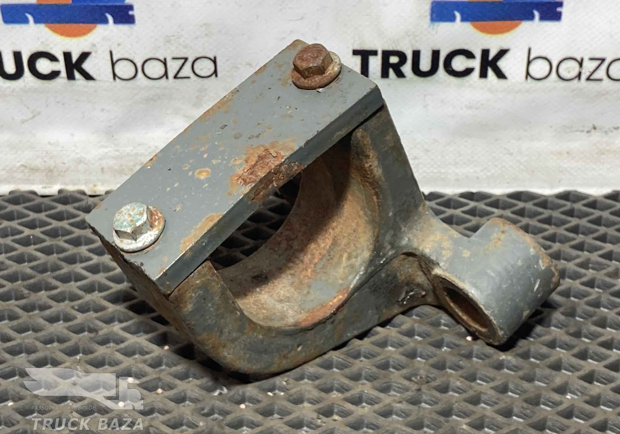 WG9925682111 Кронштейн переднего стабилизатора для Sinotruk Sitrak C7H