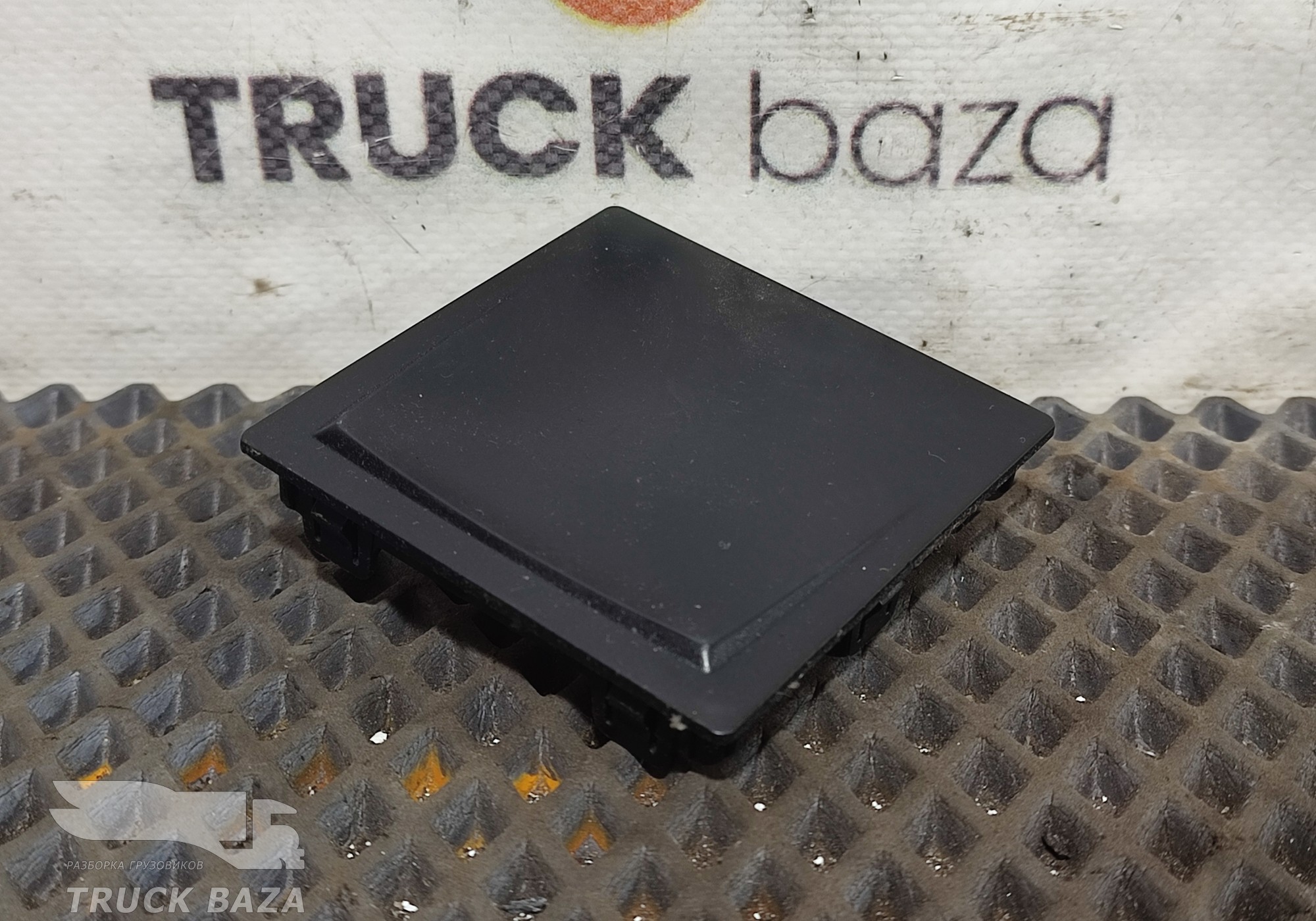 82257717 Заглушка панели приборов для Renault T (с 2013)