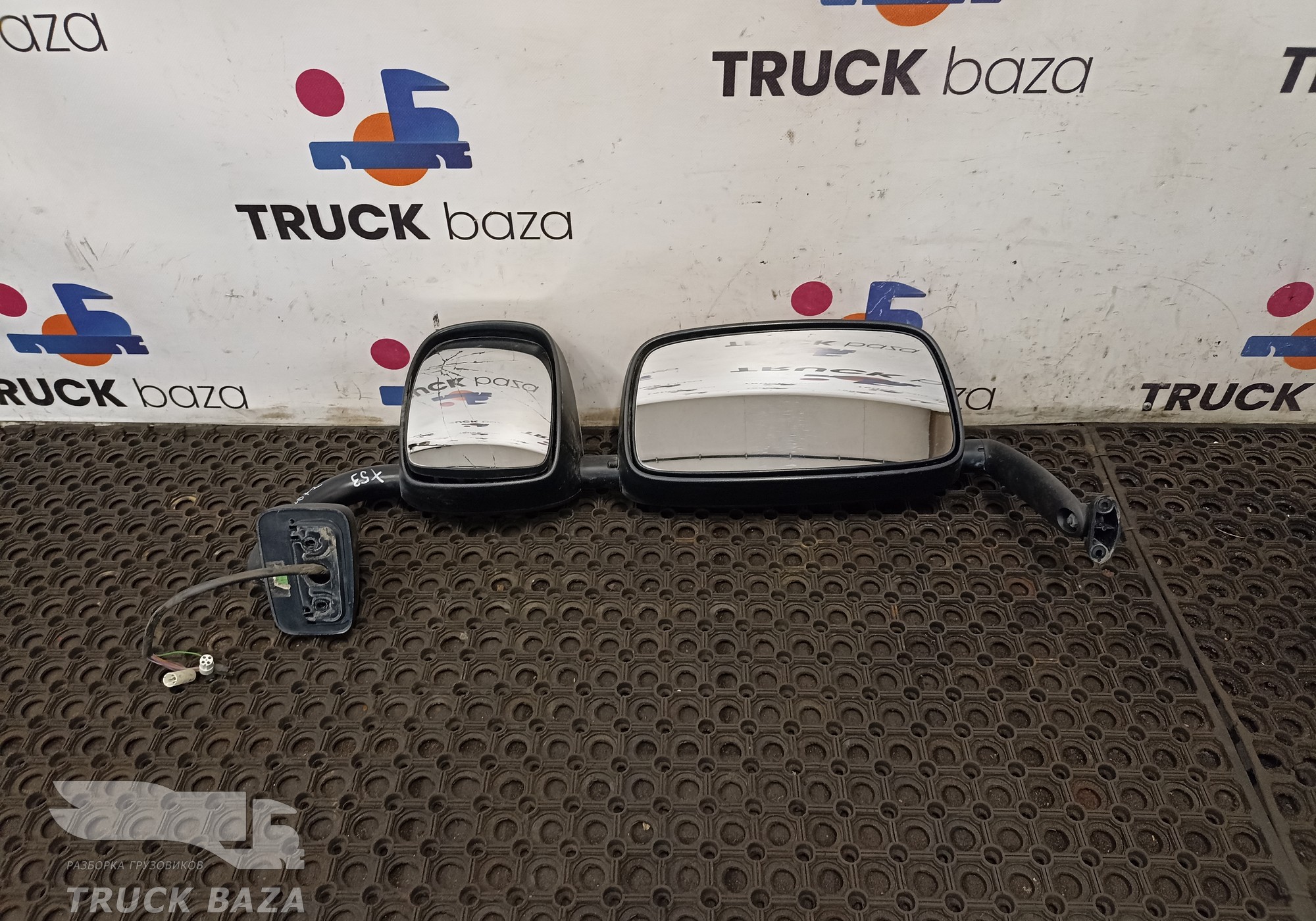 1808567 Зеркало боковое левое для Daf XF105