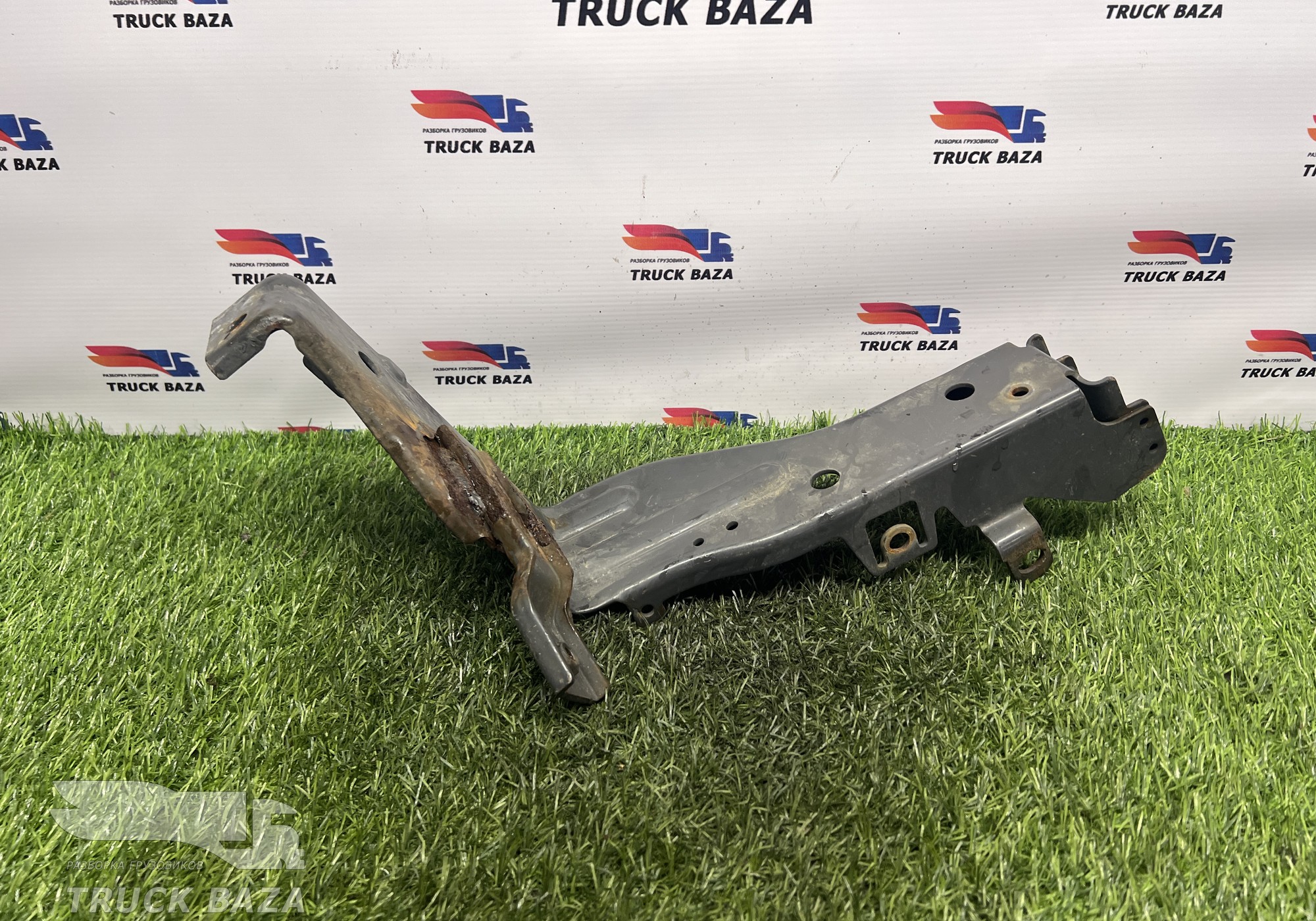 84061089 Кронштейн фары левый для Volvo FH 4 (с 2012)