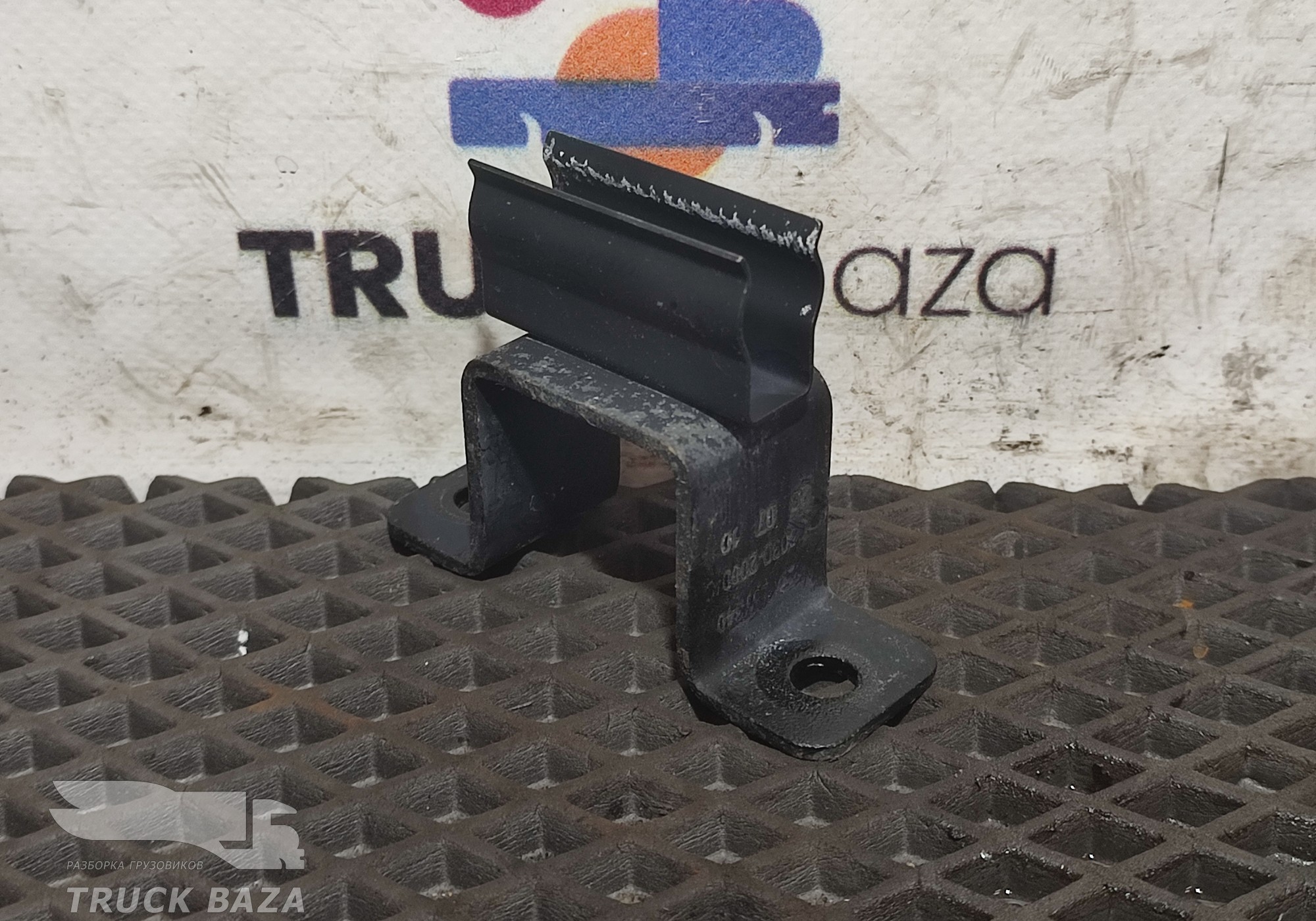 5200302000 Кронштейн для Faw J7 (с 2018)