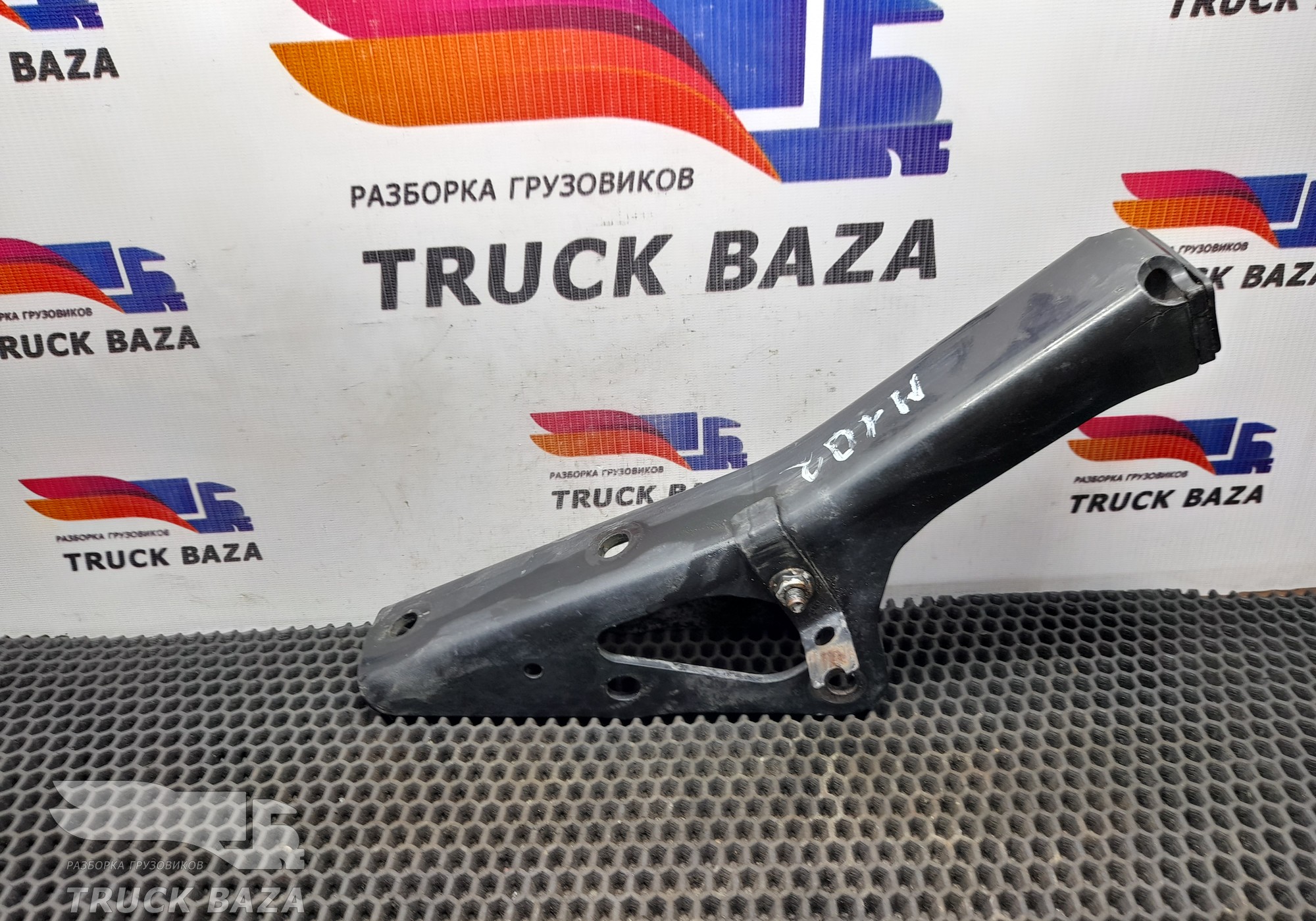 81417010089 Кронштейн подушки кабины передний для Man TGX