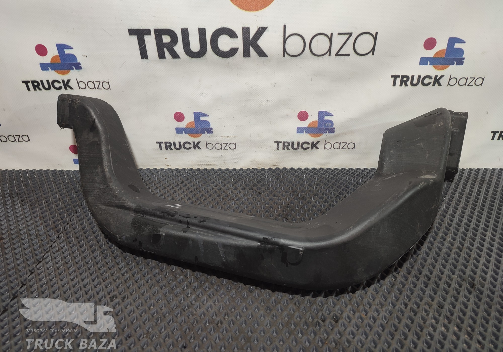 81619500377 Воздуховод отопителя