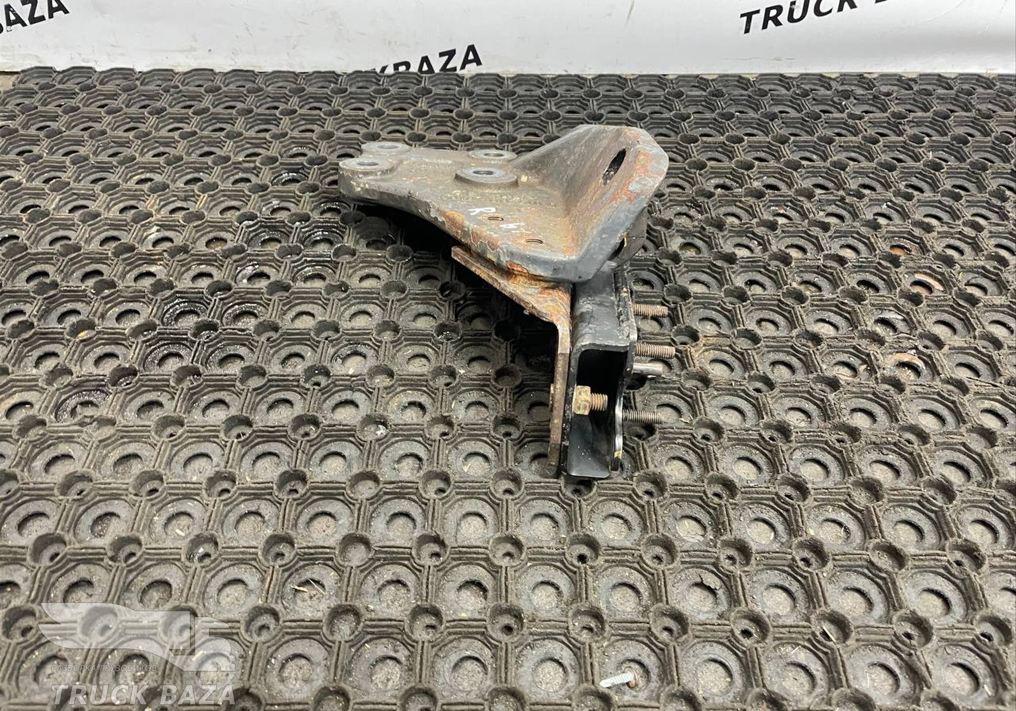 5010460728 Кронштейн двигателя задний левый для Renault Magnum I (с 1990 по 1997)