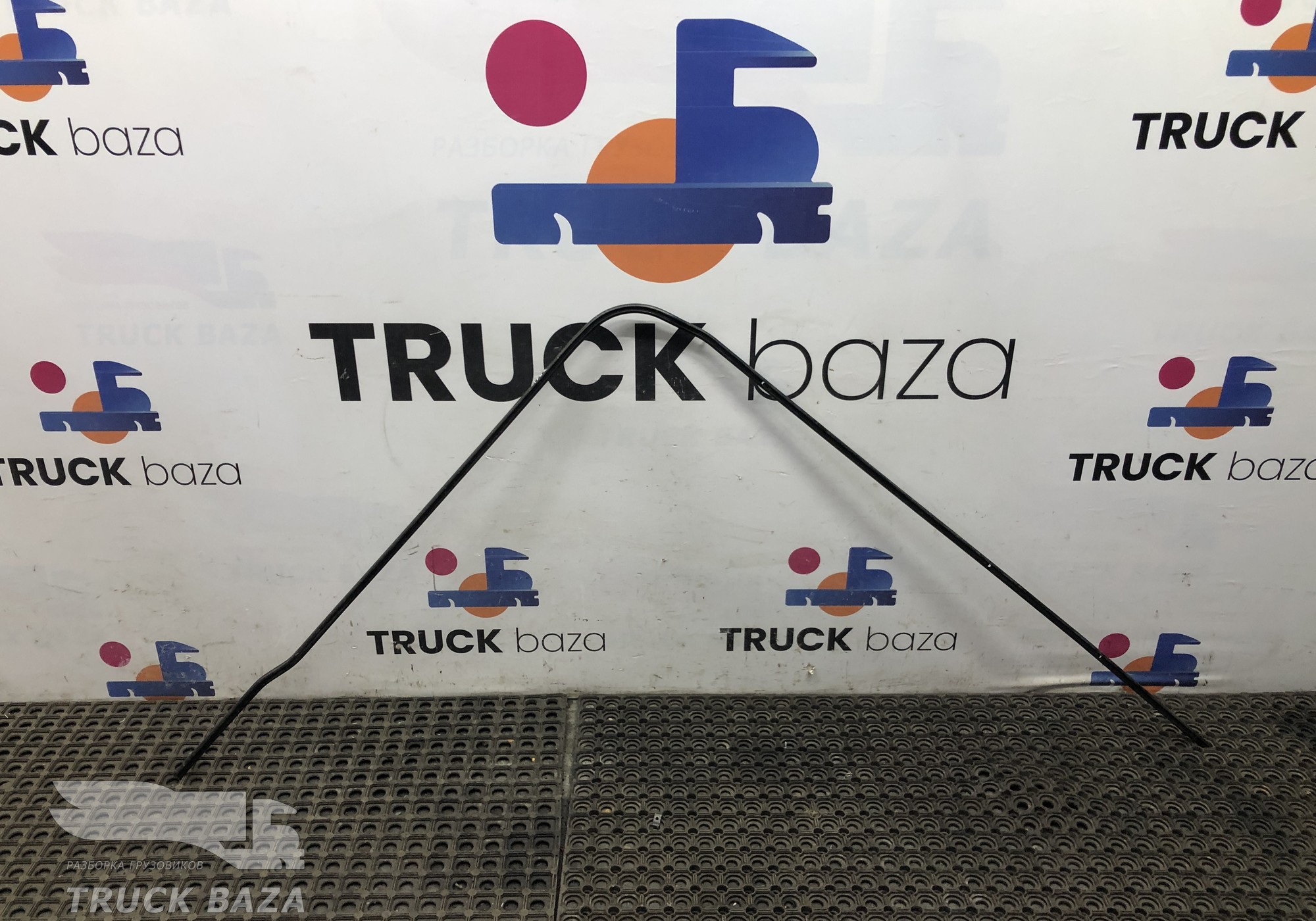 1790998 Направляющая шторки левая для Daf XF105 (с 2005)