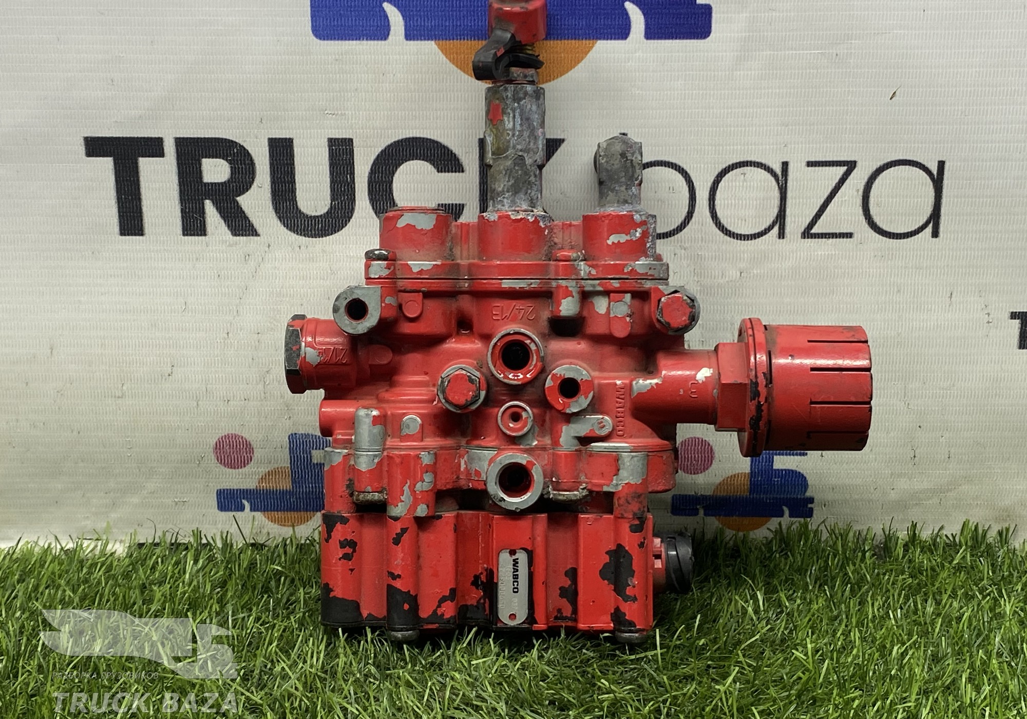 1383956 Кран уровня пола главный