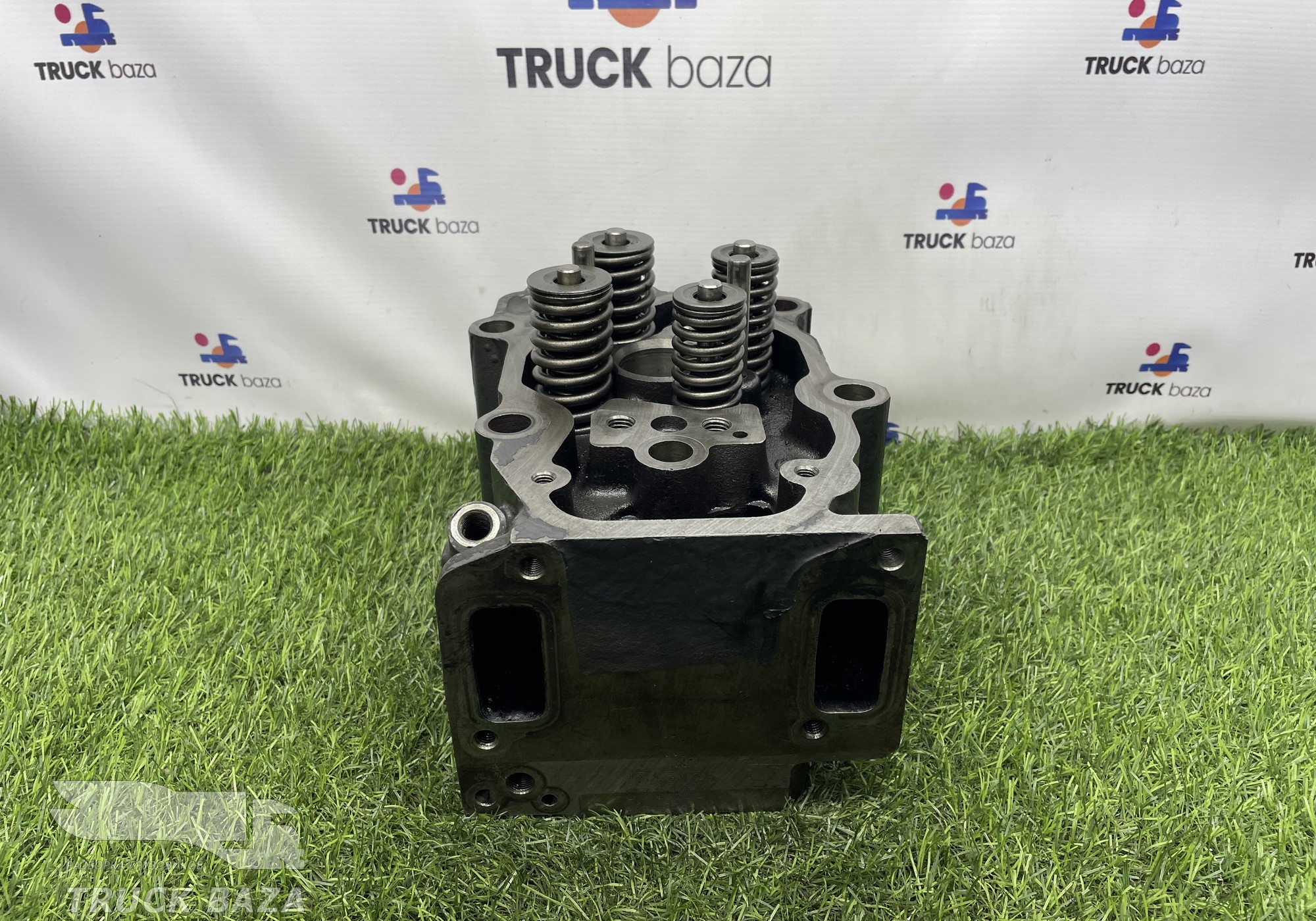 1743125 Головка блока цилиндров