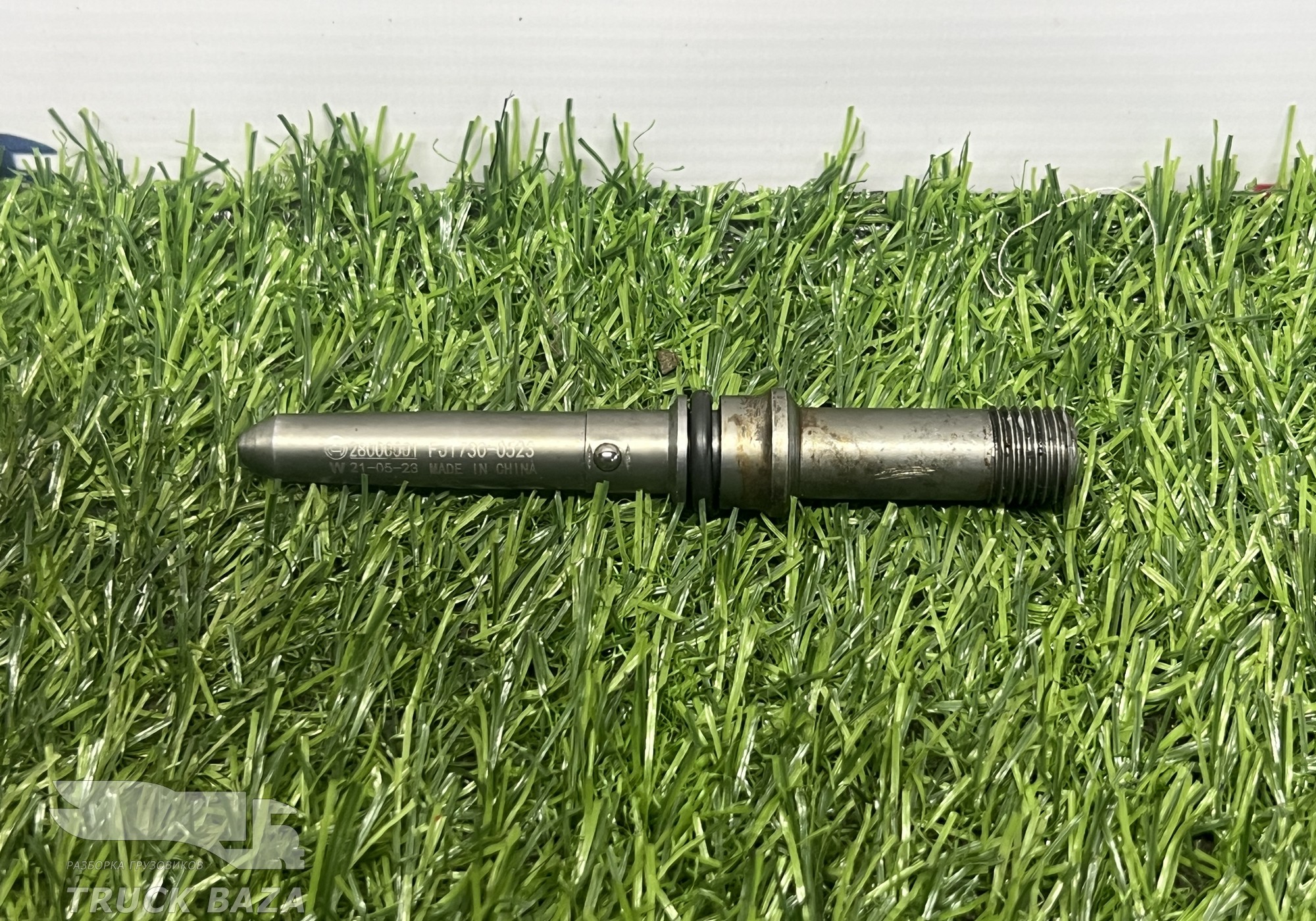 28000001 Трубка топливная морковка для Shacman X3000 (с 2014)