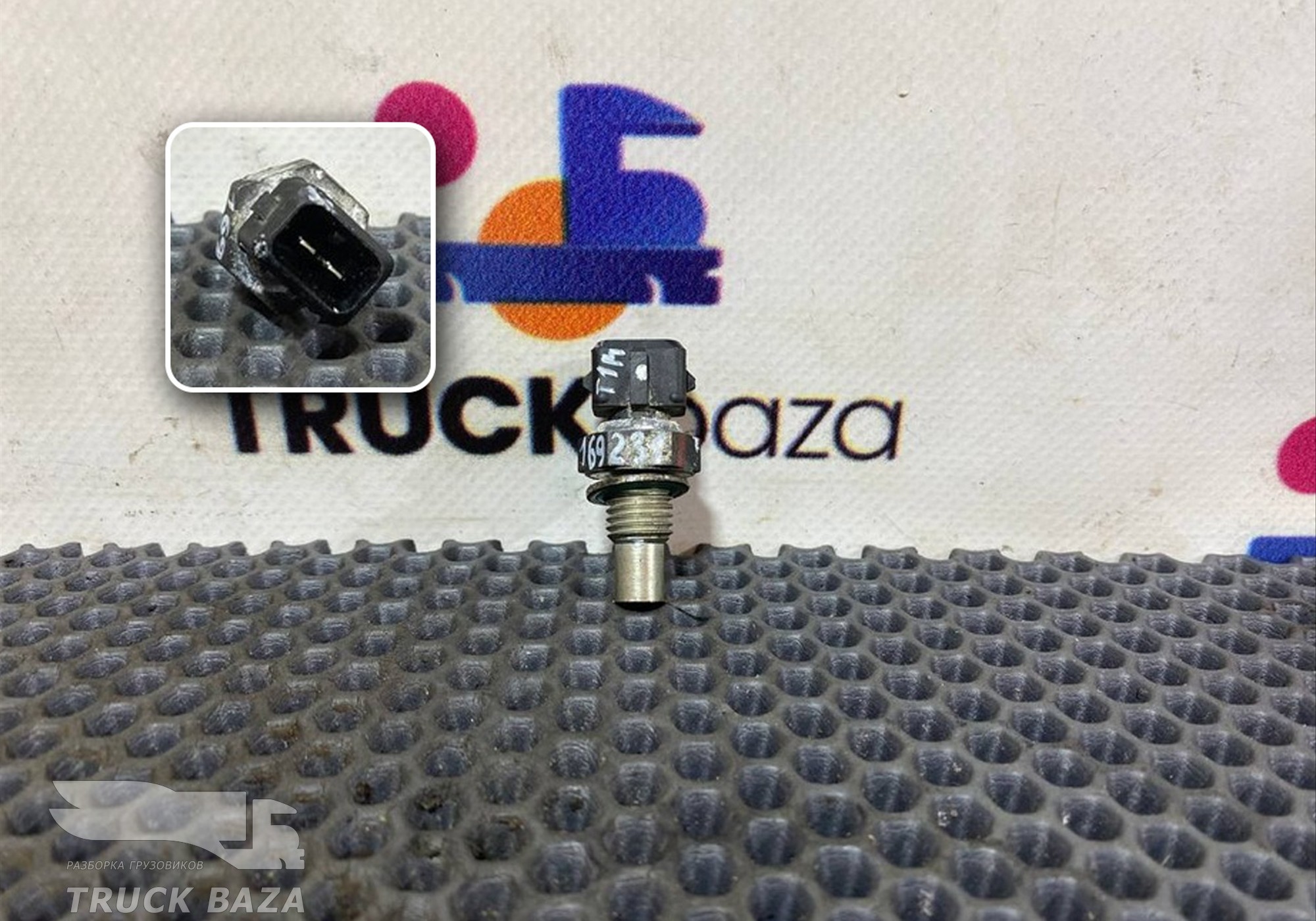 201V274210190 Датчик температуры охлаждающей жидкости для Sinotruk Sitrak C7H
