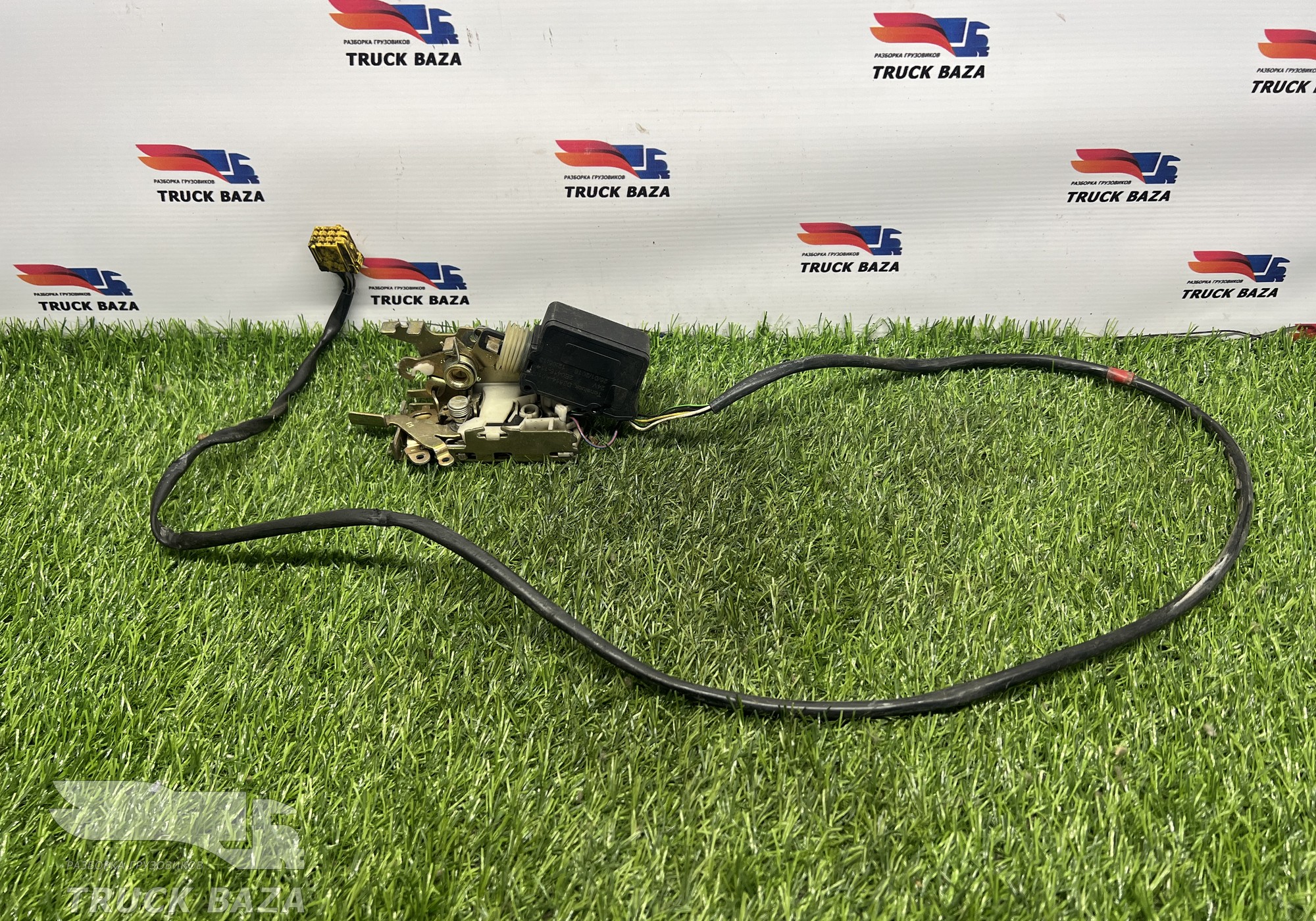 A9737200635 Замок двери правой