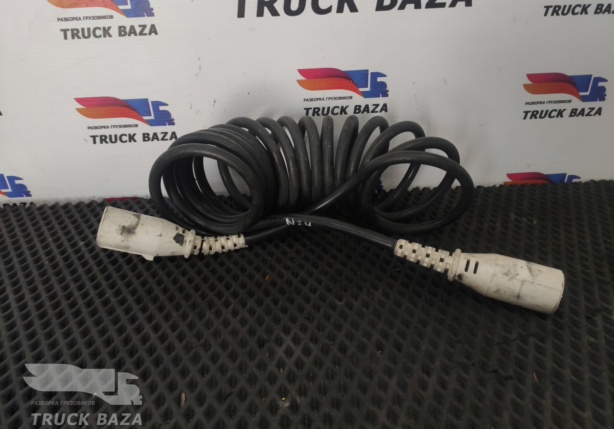 81254116064 Провод перекидной для Daf 95XF
